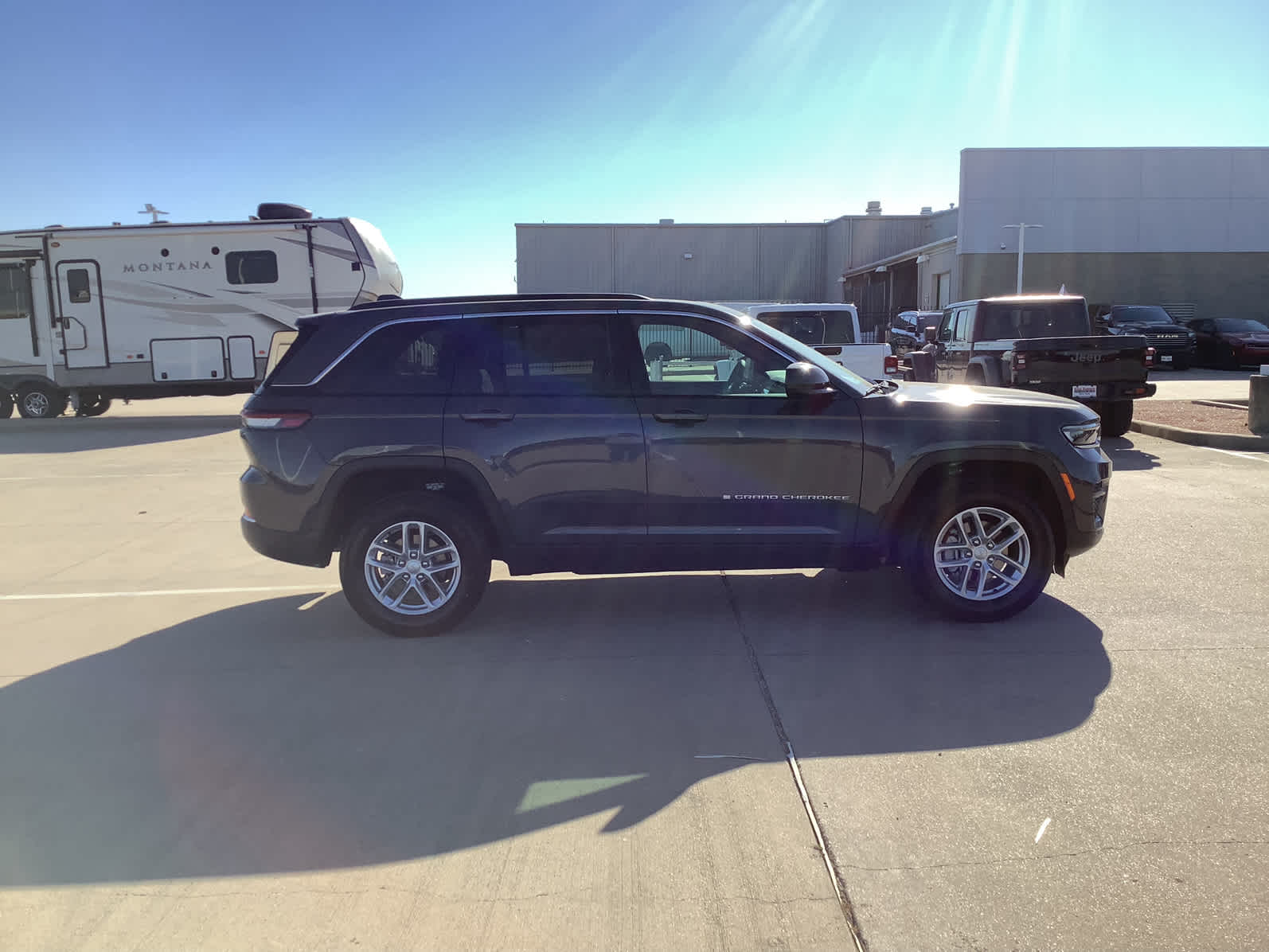 New Car 2025 Jeep Grand Cherokee  Laredo For Sale Under $40,000 In Waco, Texas
