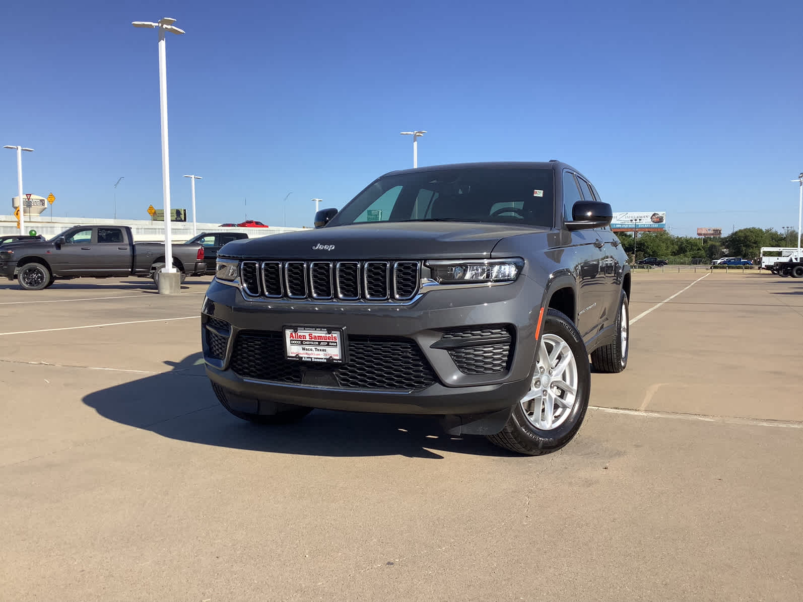 New Car 2025 Jeep Grand Cherokee  Laredo For Sale Under $40,000 In Waco, Texas