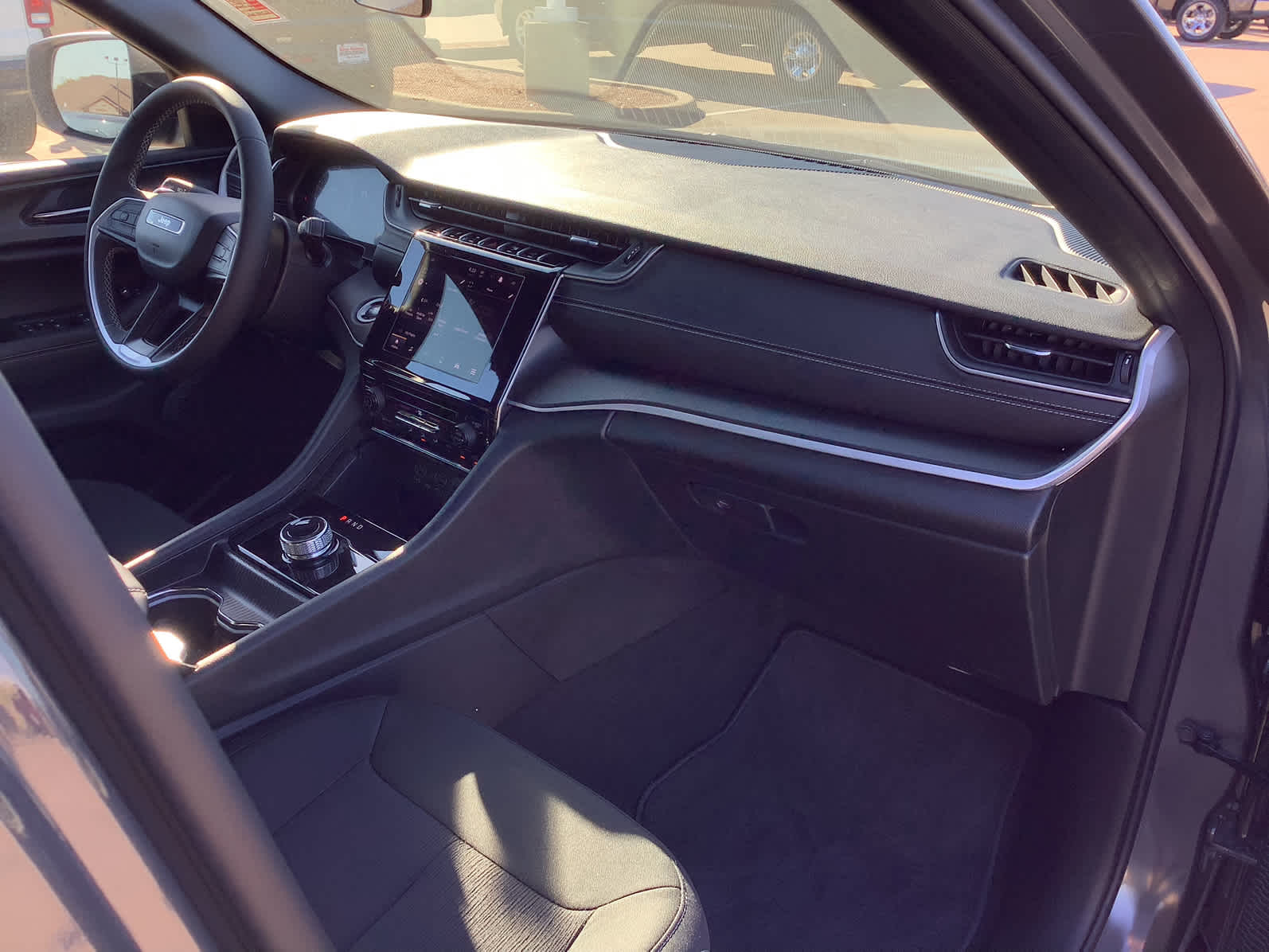 New Car 2025 Jeep Grand Cherokee  Laredo For Sale Under $40,000 In Waco, Texas