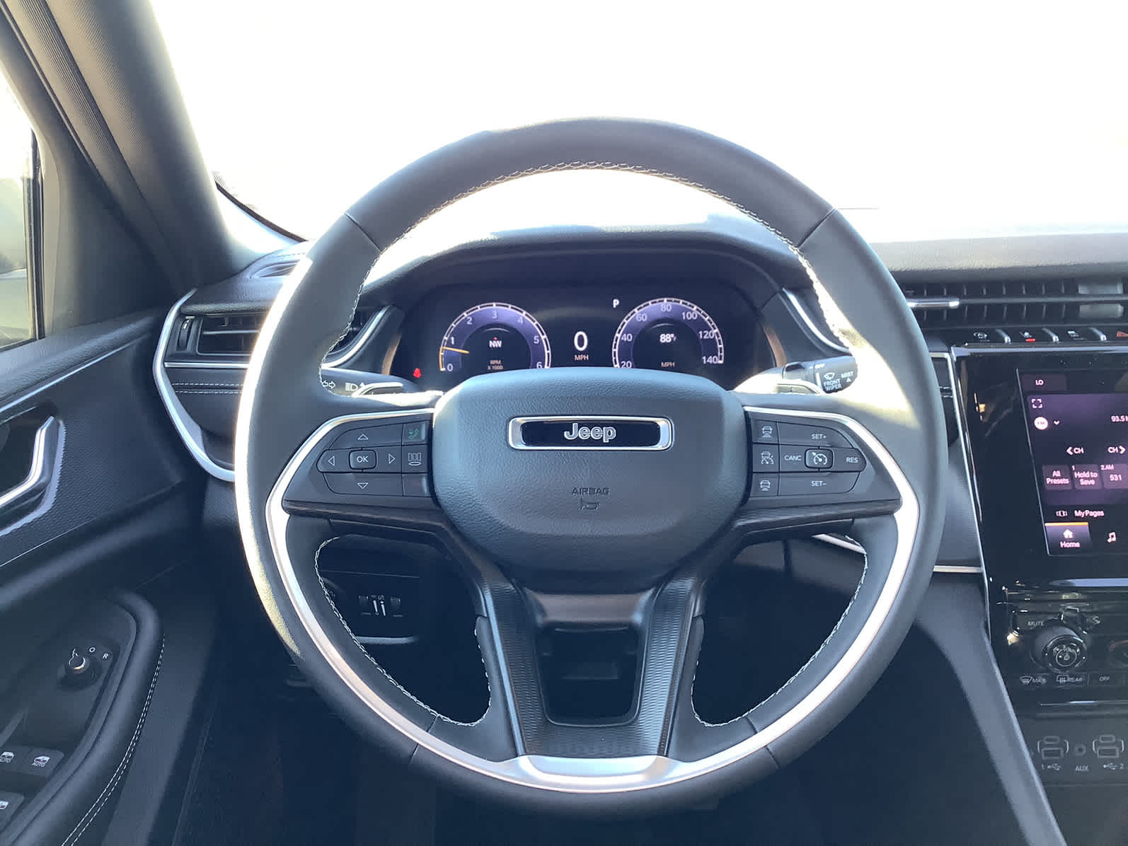 New Car 2025 Jeep Grand Cherokee  Laredo For Sale Under $40,000 In Waco, Texas