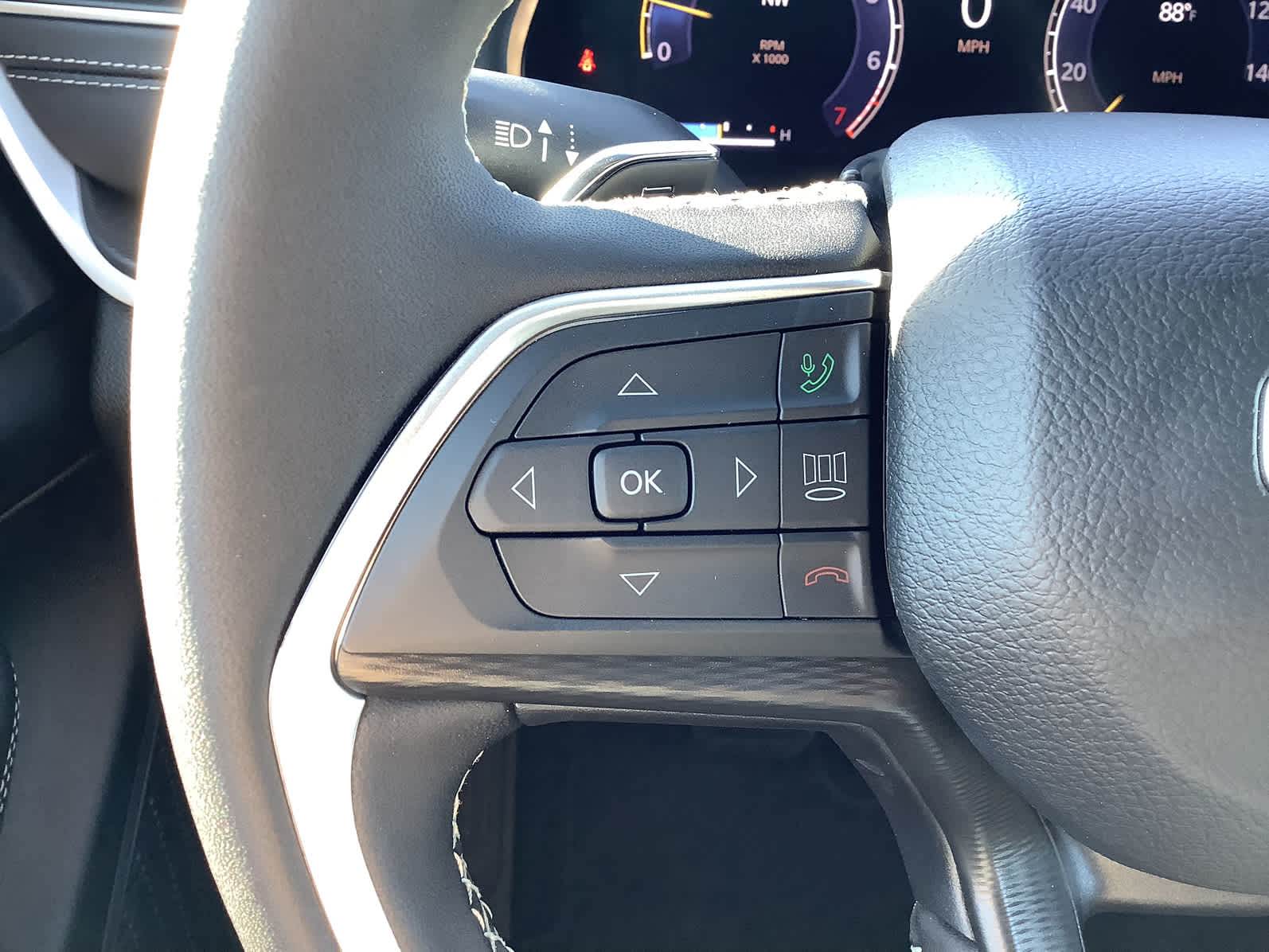 New Car 2025 Jeep Grand Cherokee  Laredo For Sale Under $40,000 In Waco, Texas