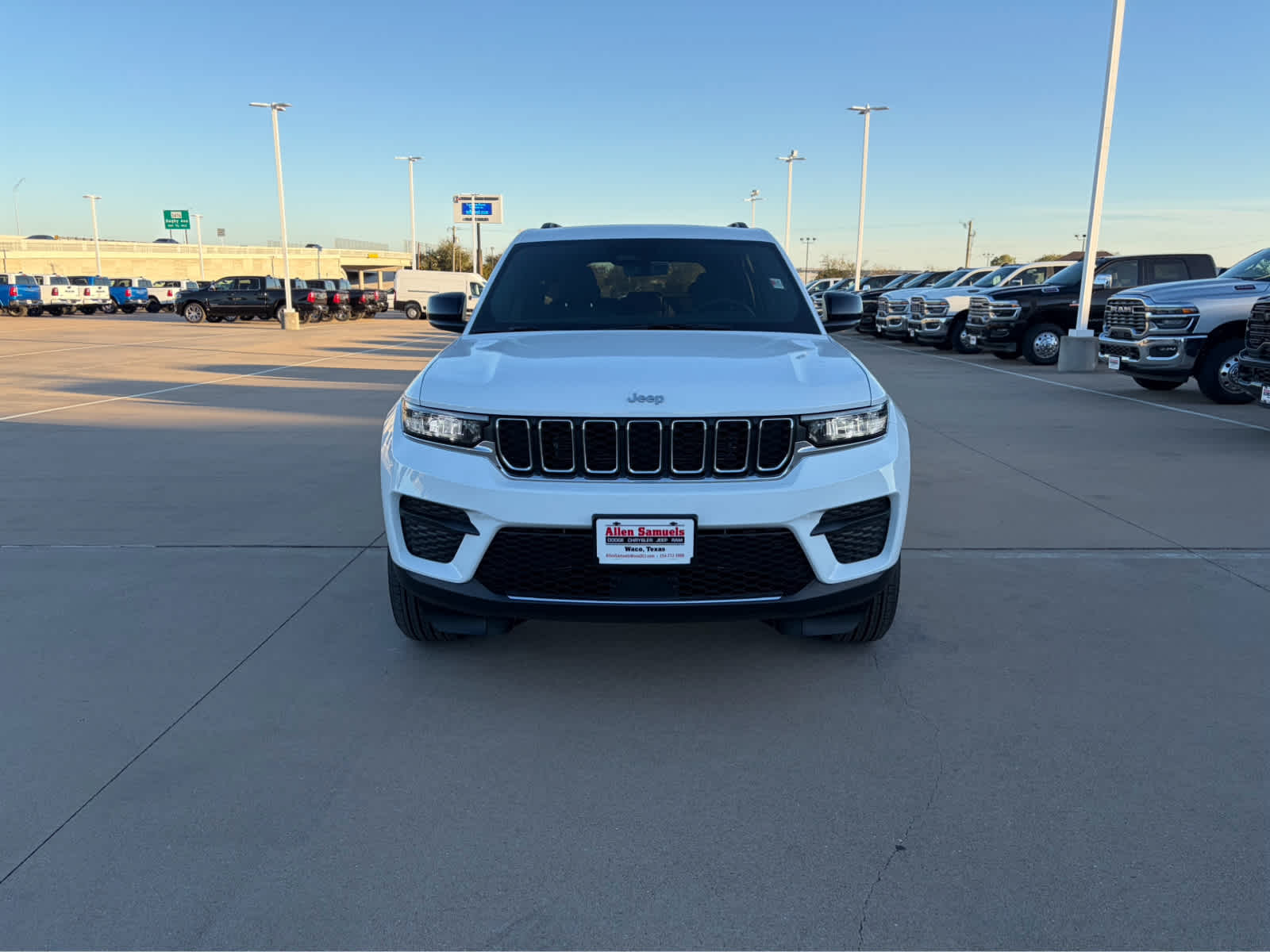 New Car 2025 Jeep Grand Cherokee  Laredo For Sale Under $40,000 In Waco, Texas