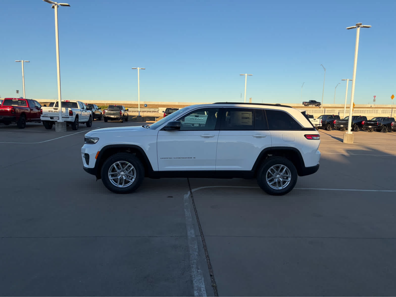 New Car 2025 Jeep Grand Cherokee  Laredo For Sale Under $40,000 In Waco, Texas