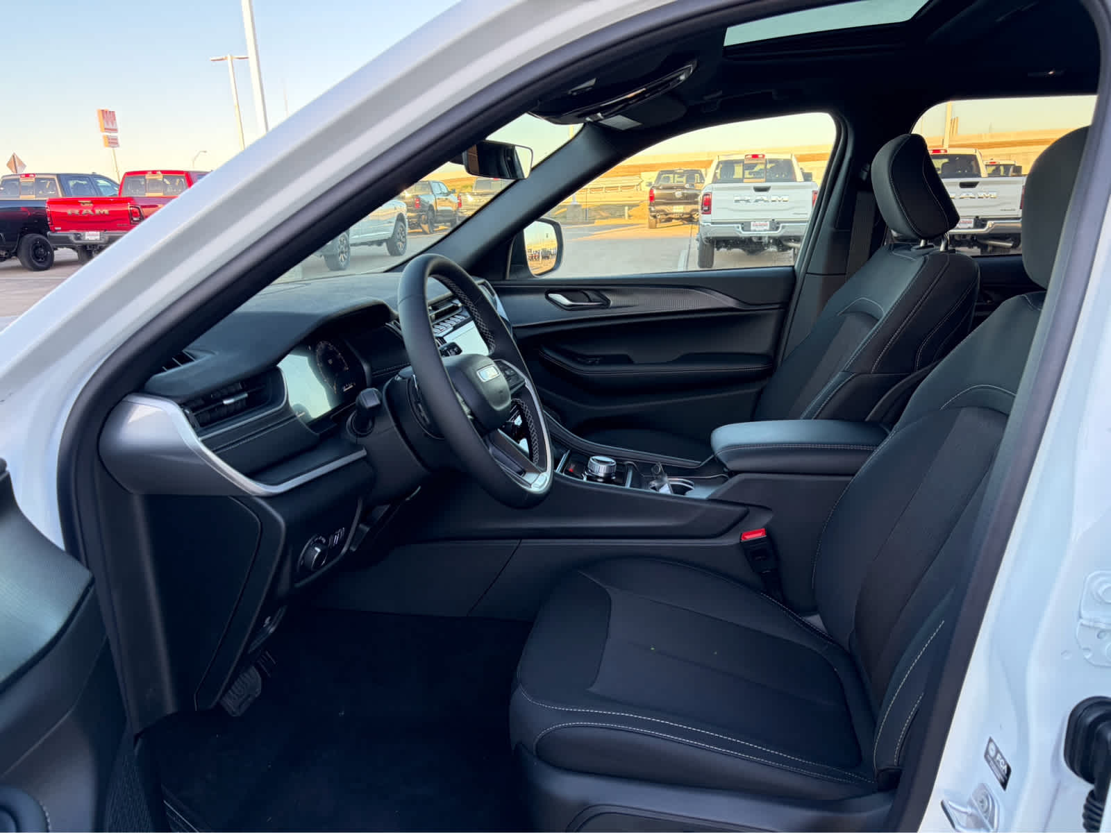 New Car 2025 Jeep Grand Cherokee  Laredo For Sale Under $40,000 In Waco, Texas