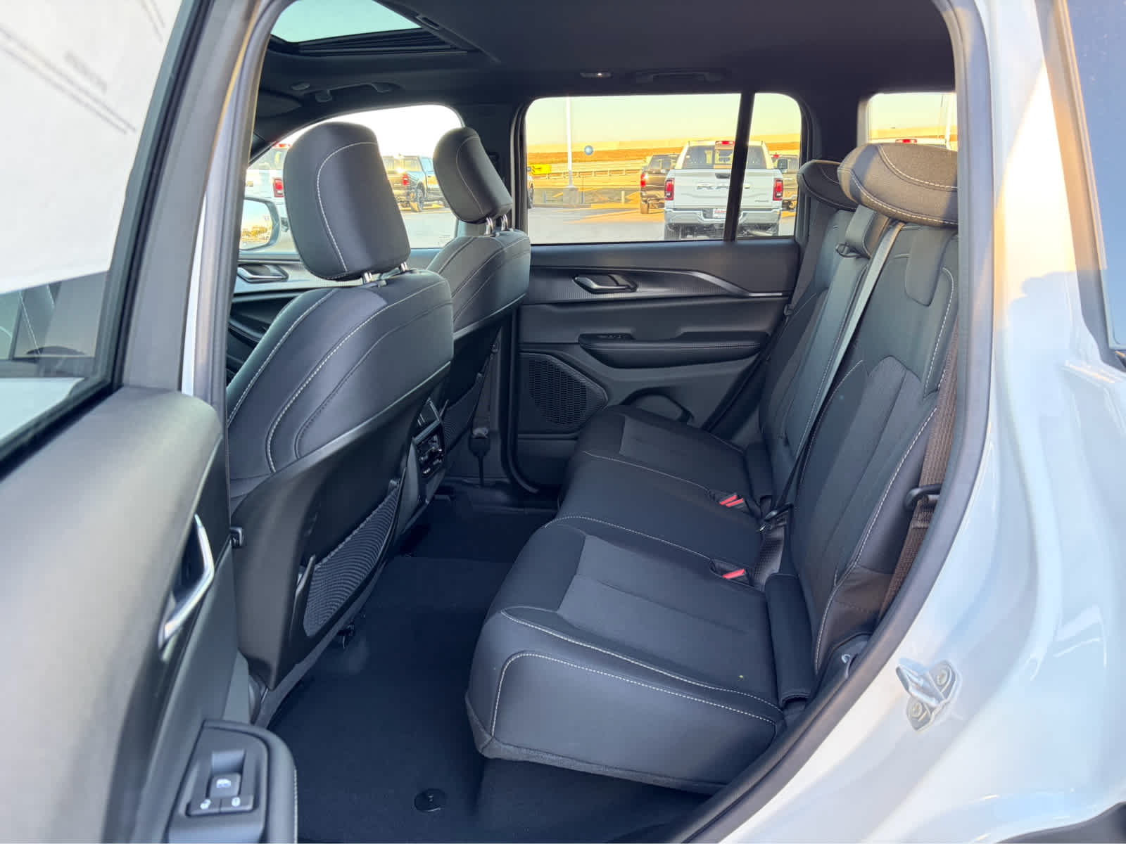 New Car 2025 Jeep Grand Cherokee  Laredo For Sale Under $40,000 In Waco, Texas