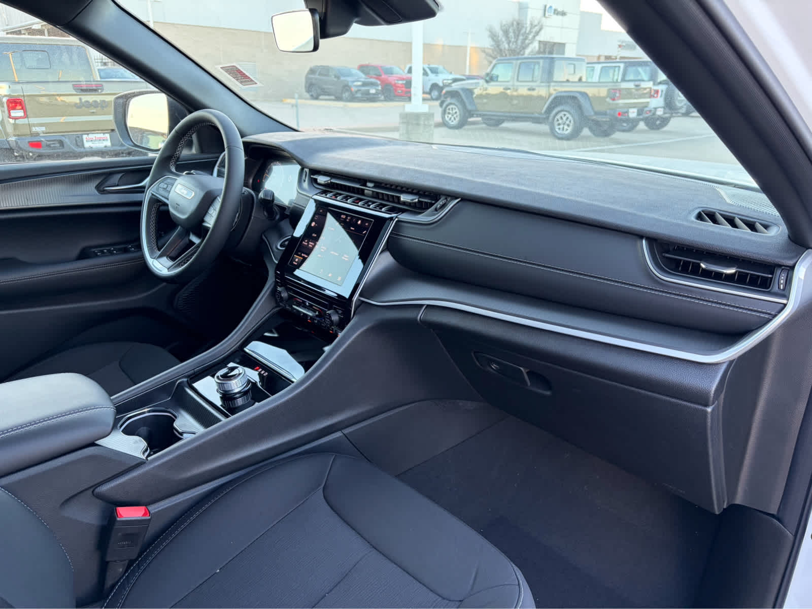 New Car 2025 Jeep Grand Cherokee  Laredo For Sale Under $40,000 In Waco, Texas