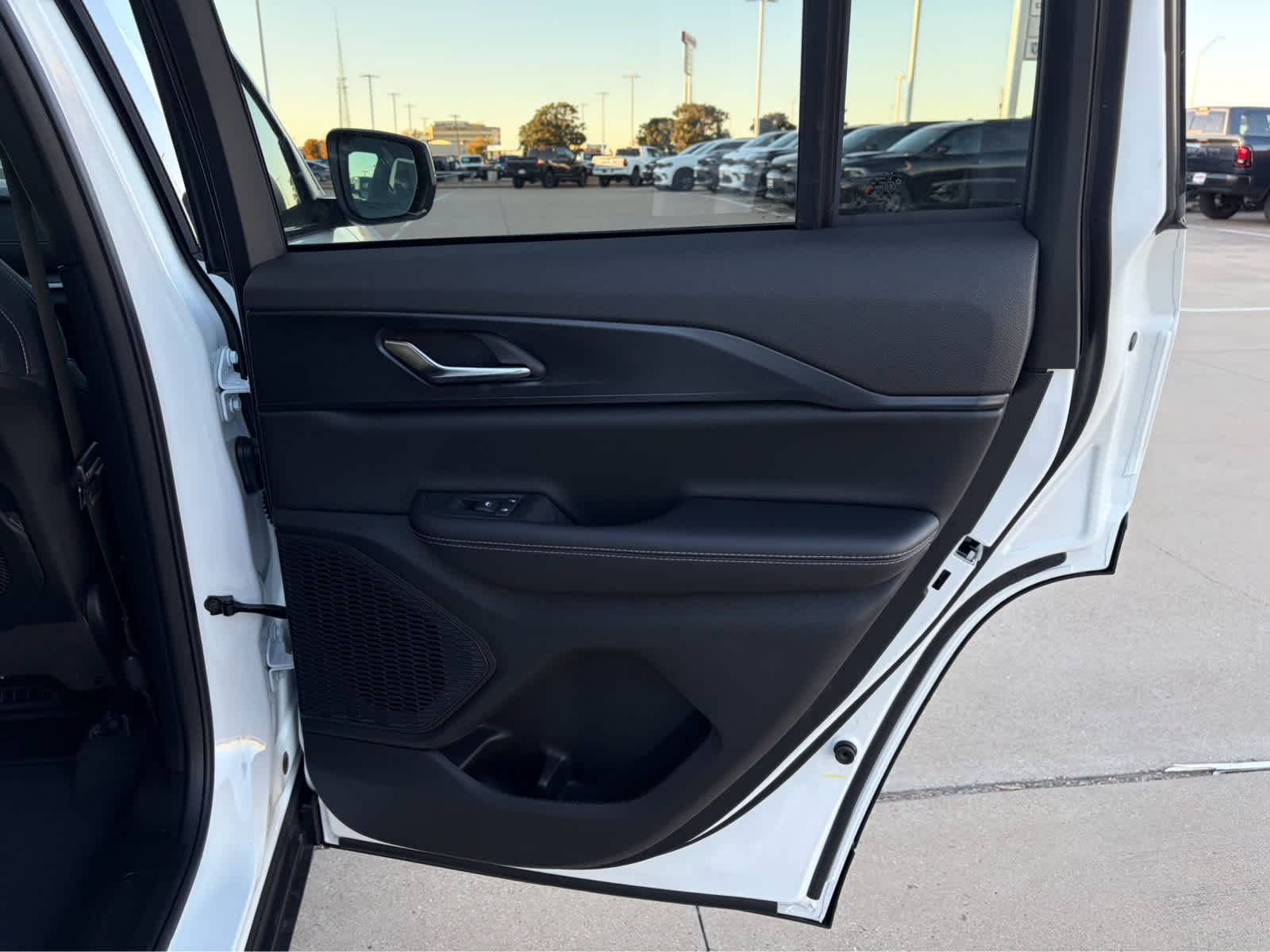 New Car 2025 Jeep Grand Cherokee  Laredo For Sale Under $40,000 In Waco, Texas