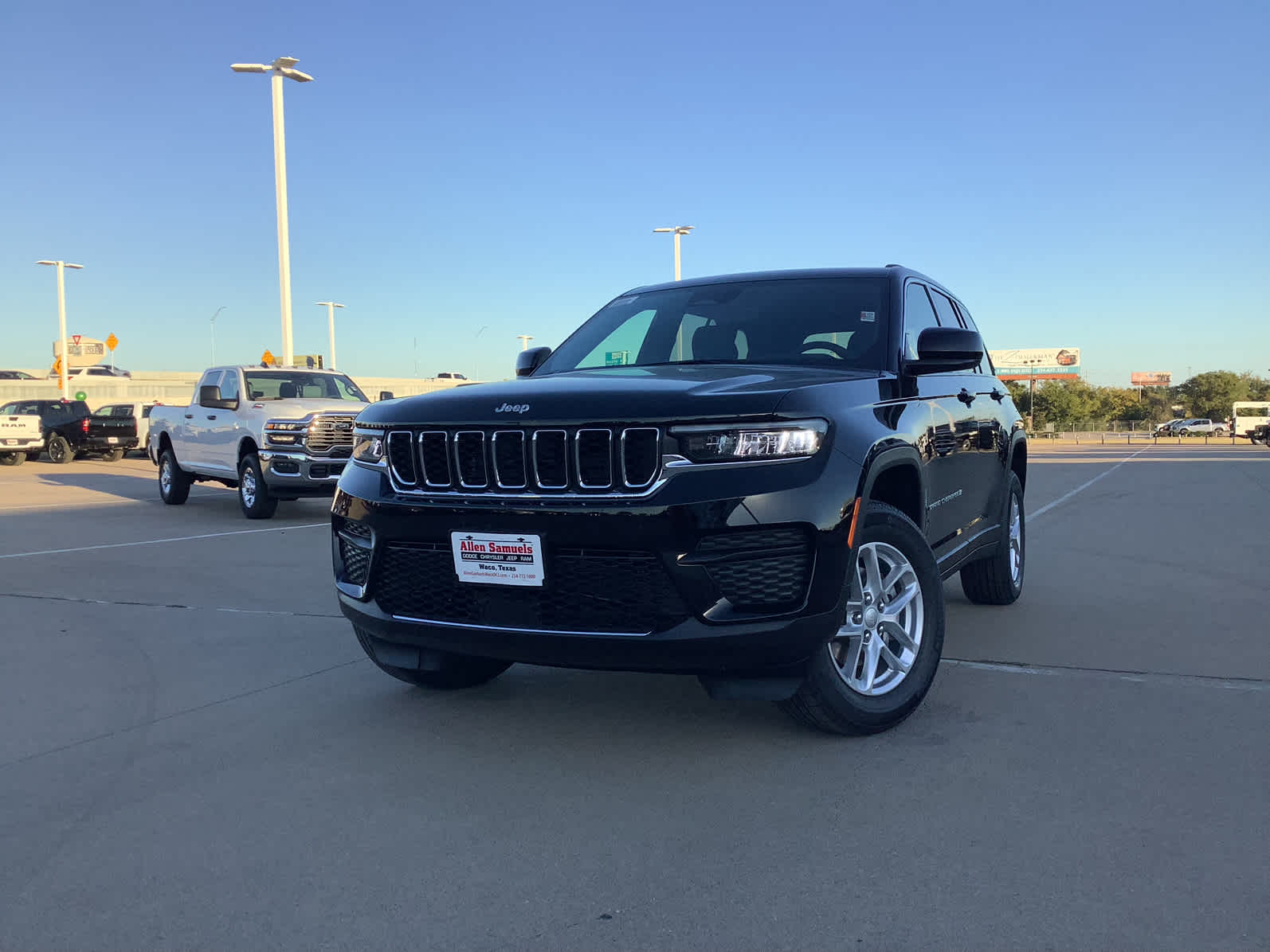 New Car 2025 Jeep Grand Cherokee  Laredo For Sale Under $50,000 In Waco, Texas