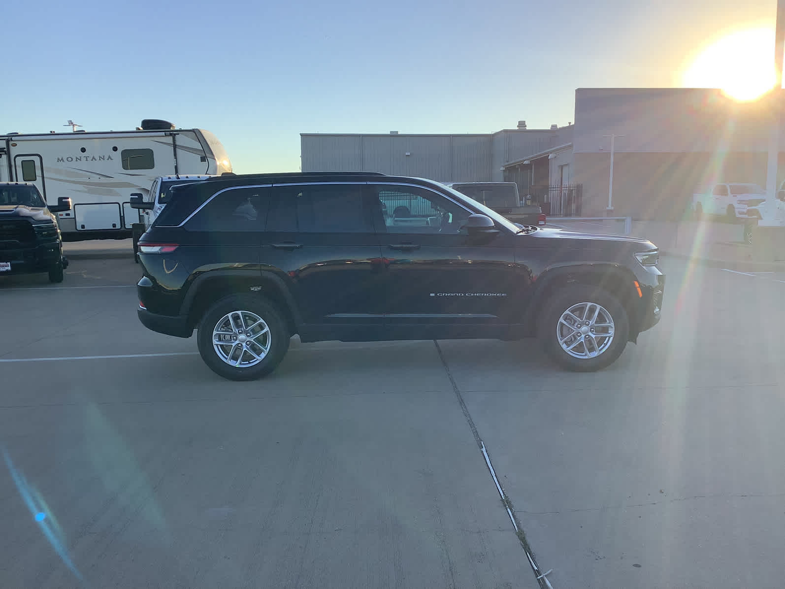 New Car 2025 Jeep Grand Cherokee  Laredo For Sale Under $50,000 In Waco, Texas