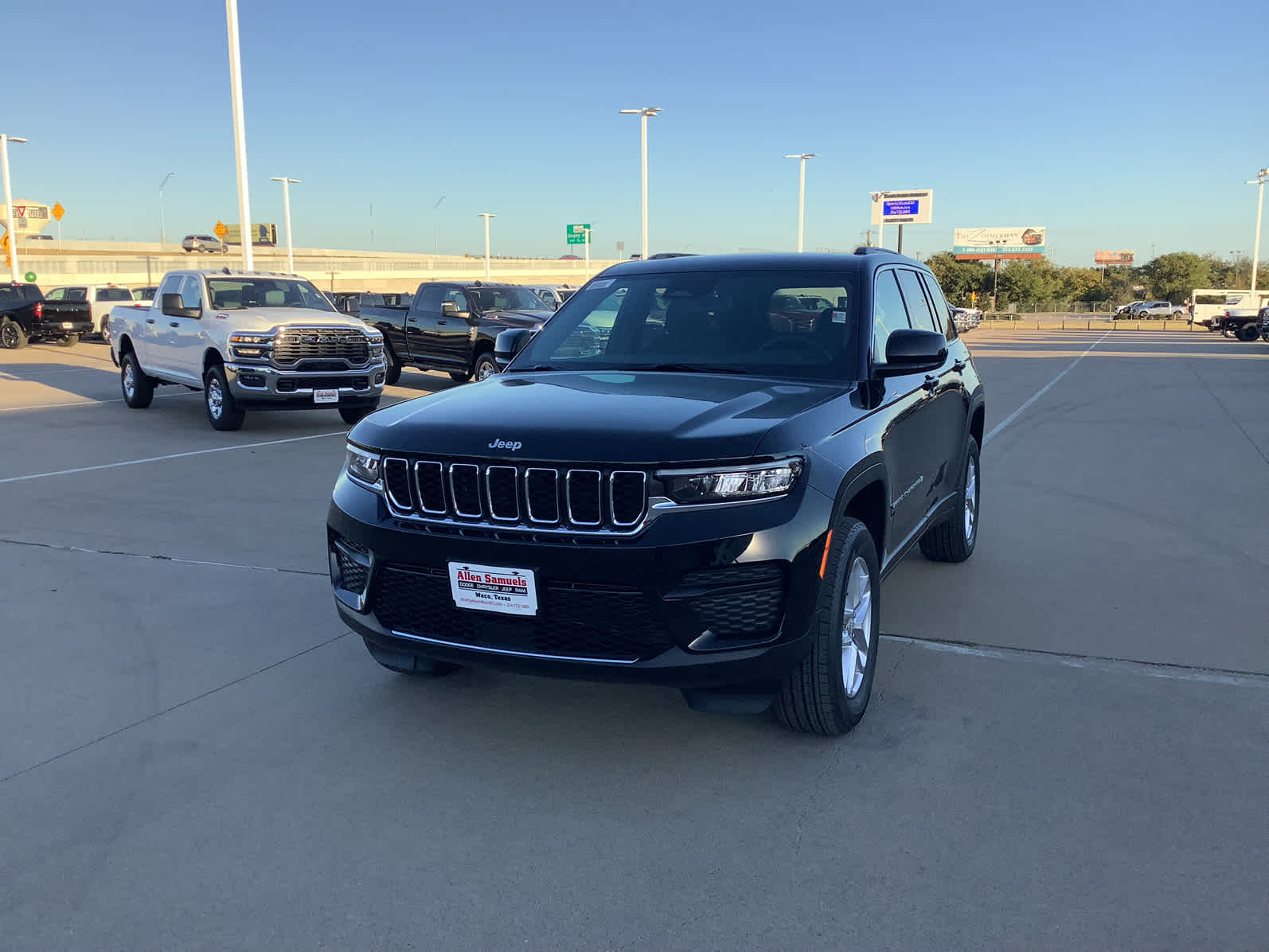 New Car 2025 Jeep Grand Cherokee  Laredo For Sale Under $50,000 In Waco, Texas