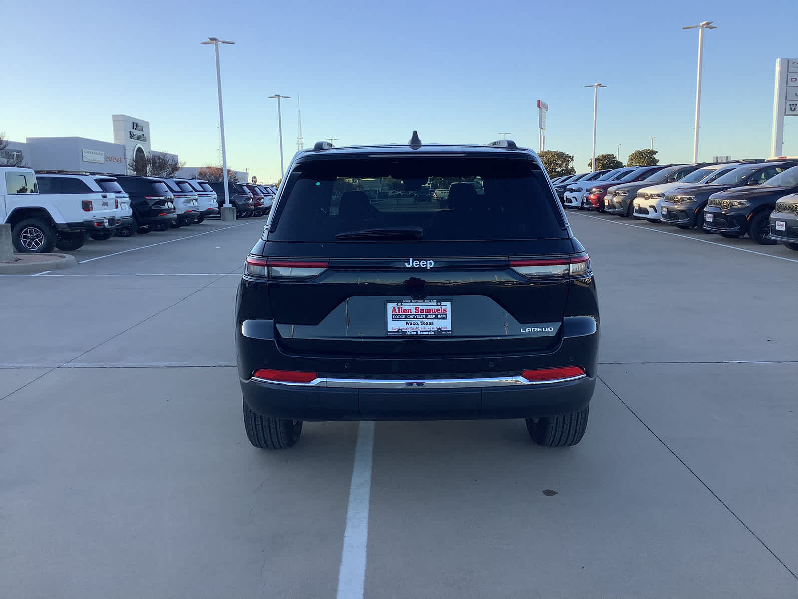 New Car 2025 Jeep Grand Cherokee  Laredo For Sale Under $50,000 In Waco, Texas