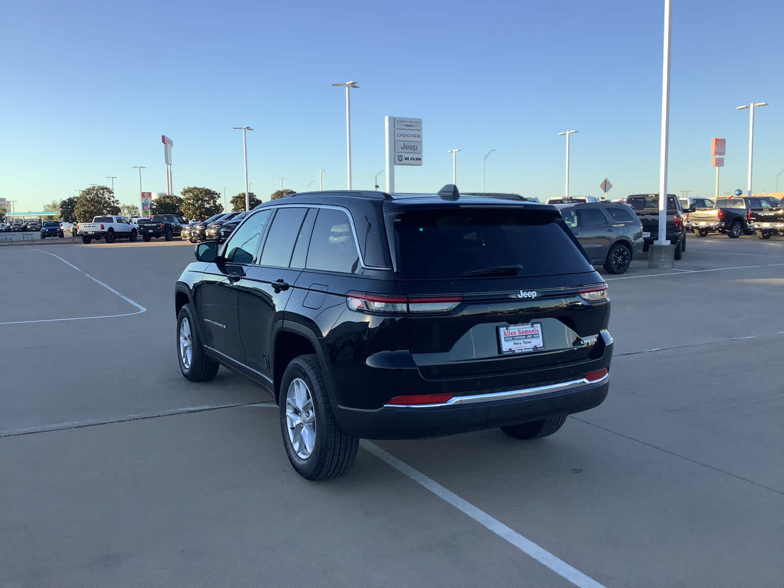 New Car 2025 Jeep Grand Cherokee  Laredo For Sale Under $50,000 In Waco, Texas