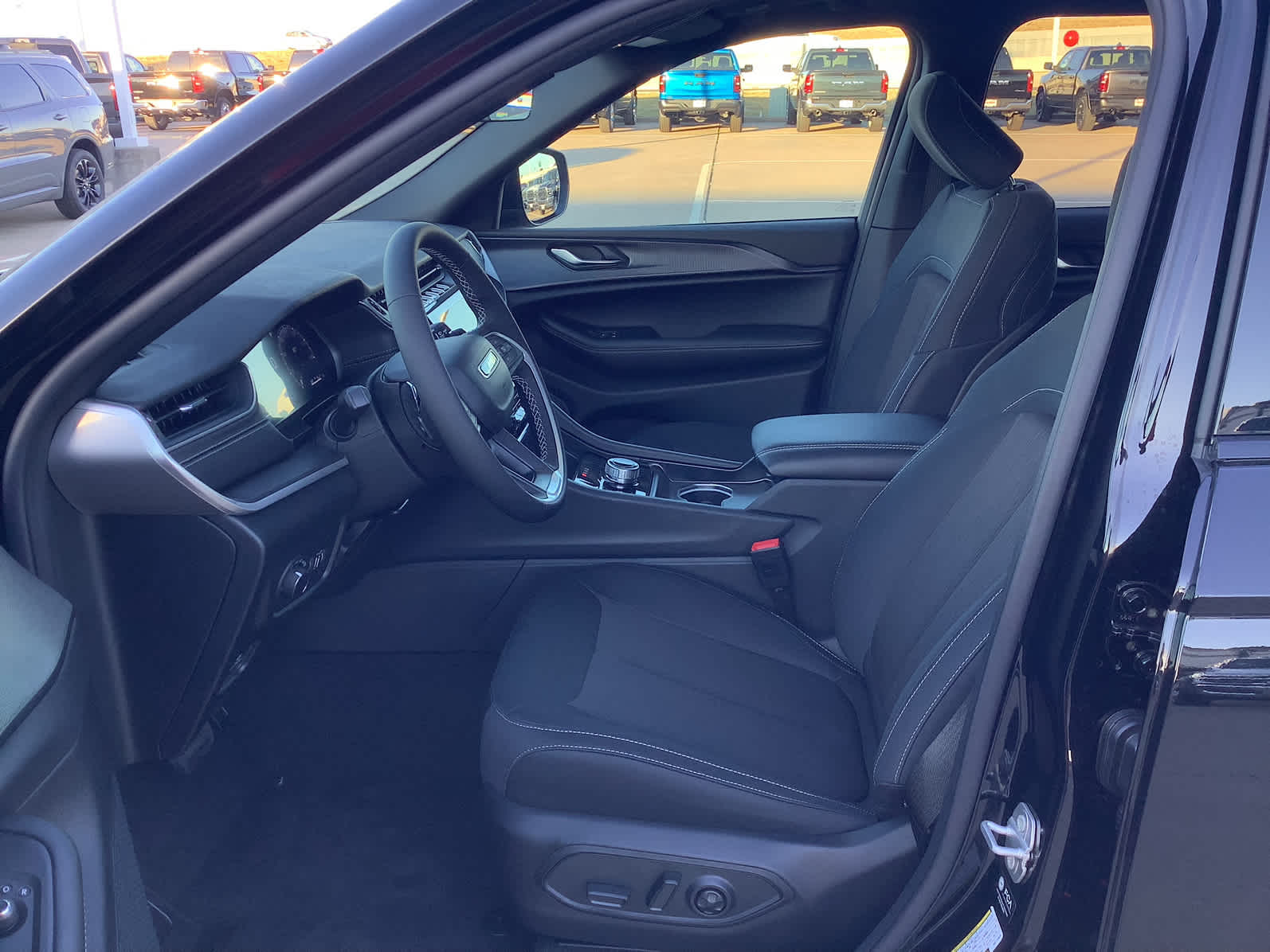 New Car 2025 Jeep Grand Cherokee  Laredo For Sale Under $50,000 In Waco, Texas