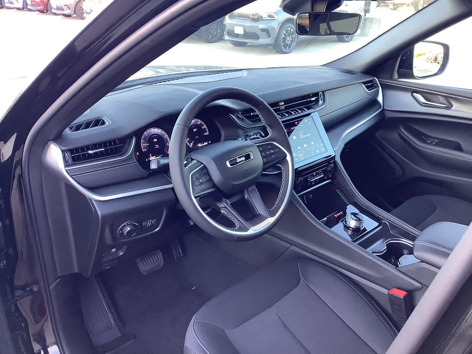 New Car 2025 Jeep Grand Cherokee  Laredo For Sale Under $50,000 In Waco, Texas