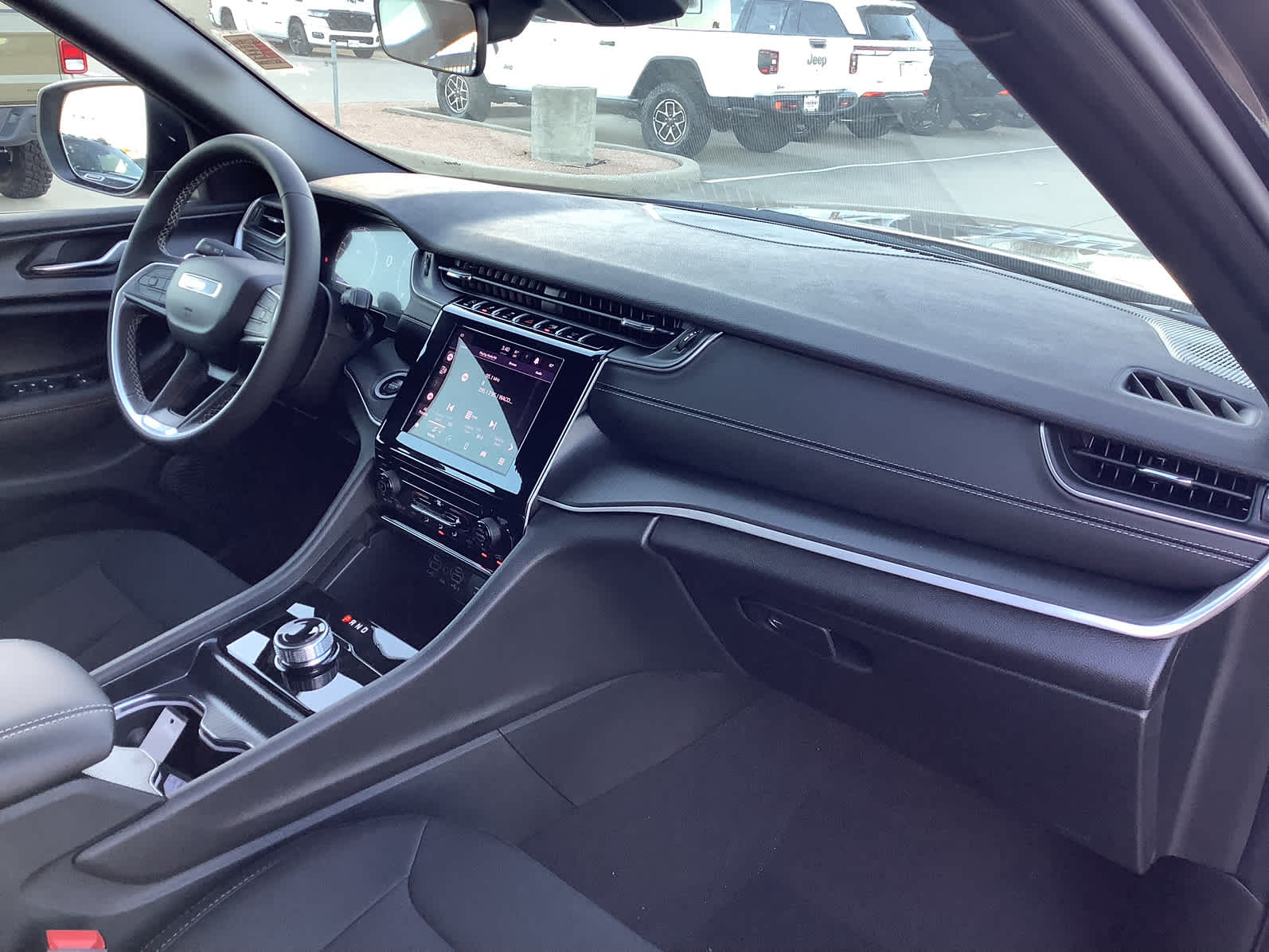 New Car 2025 Jeep Grand Cherokee  Laredo For Sale Under $50,000 In Waco, Texas