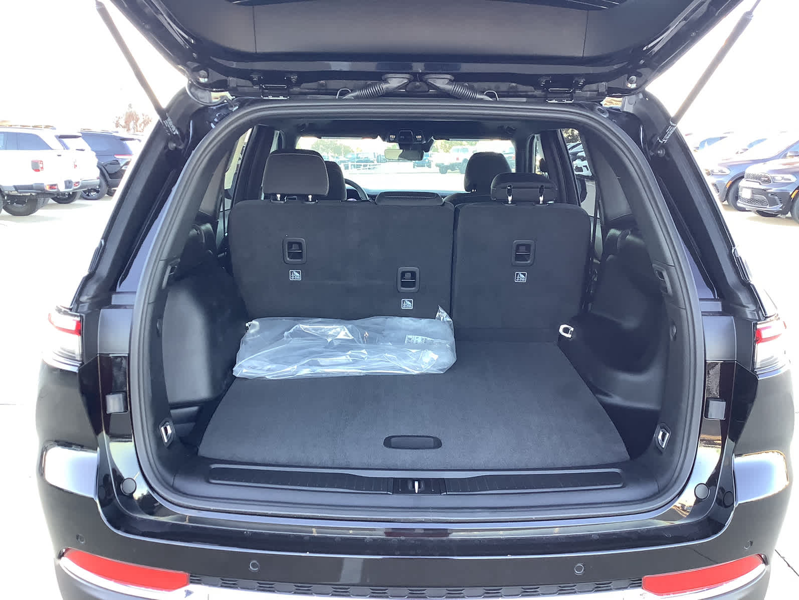 New Car 2025 Jeep Grand Cherokee  Laredo For Sale Under $50,000 In Waco, Texas