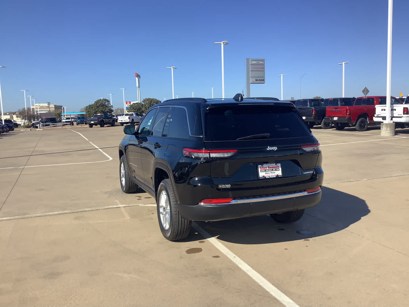 New Car 2025 Jeep Grand Cherokee  Laredo X For Sale Under $50,000 In Waco, Texas