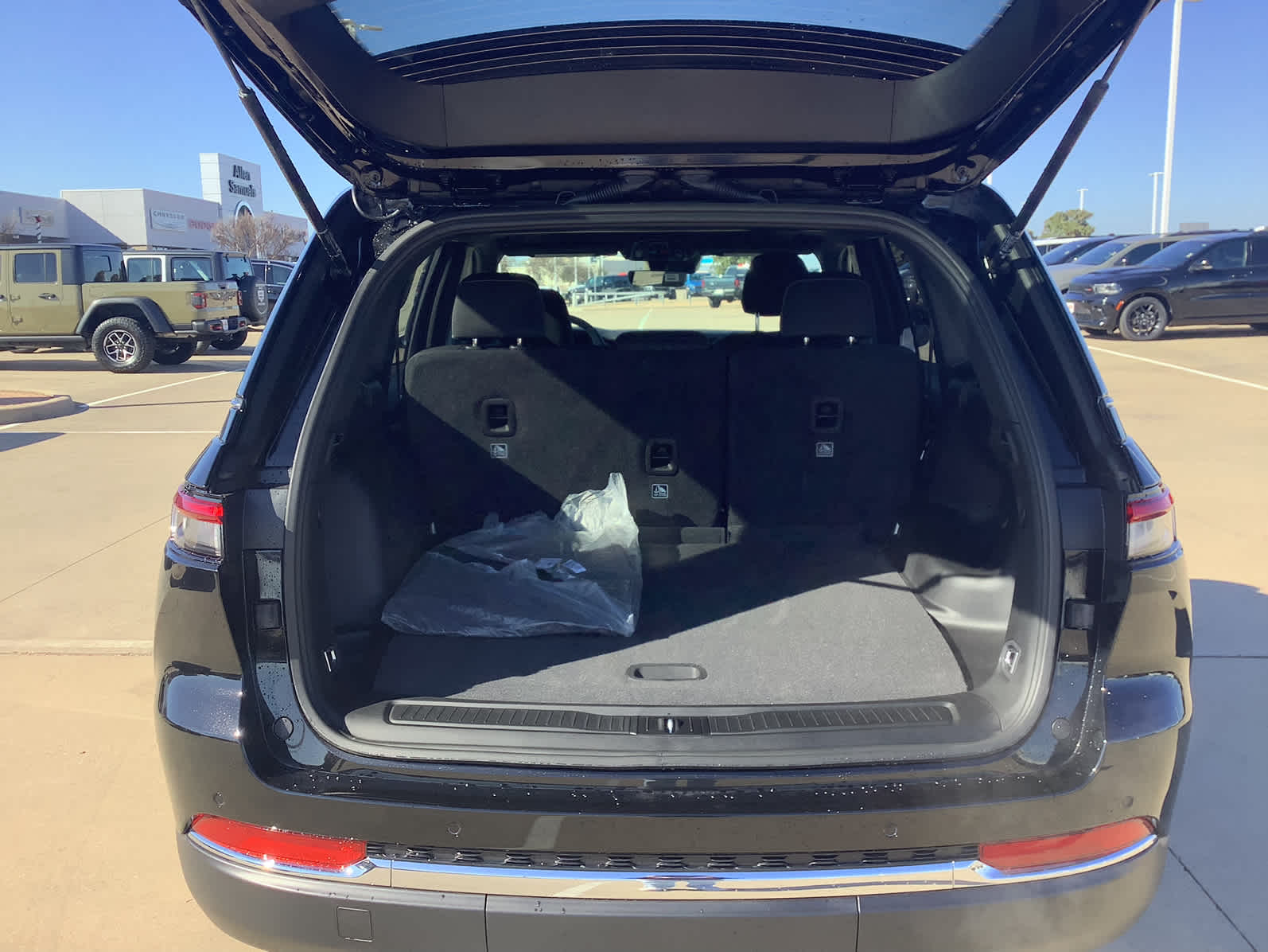 New Car 2025 Jeep Grand Cherokee  Laredo X For Sale Under $50,000 In Waco, Texas