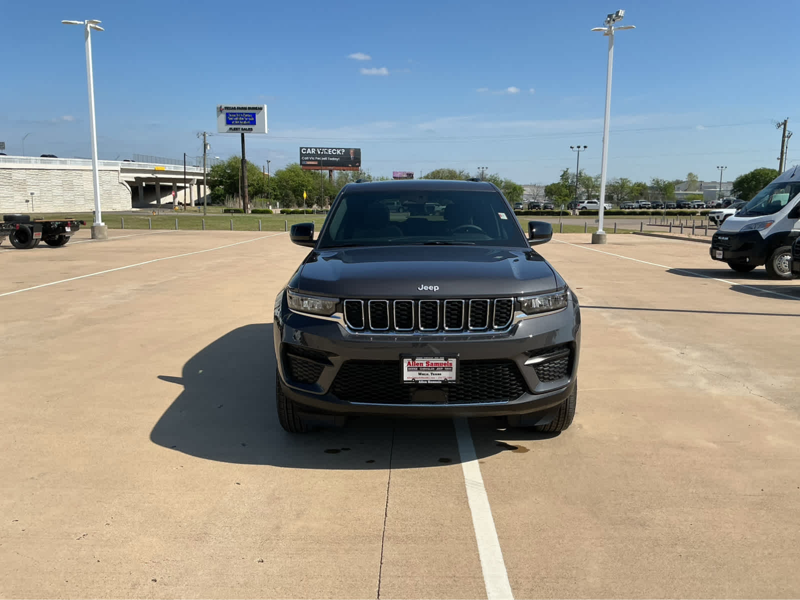 new 2026 Jeep Grand Cherokee car, priced at $43,305