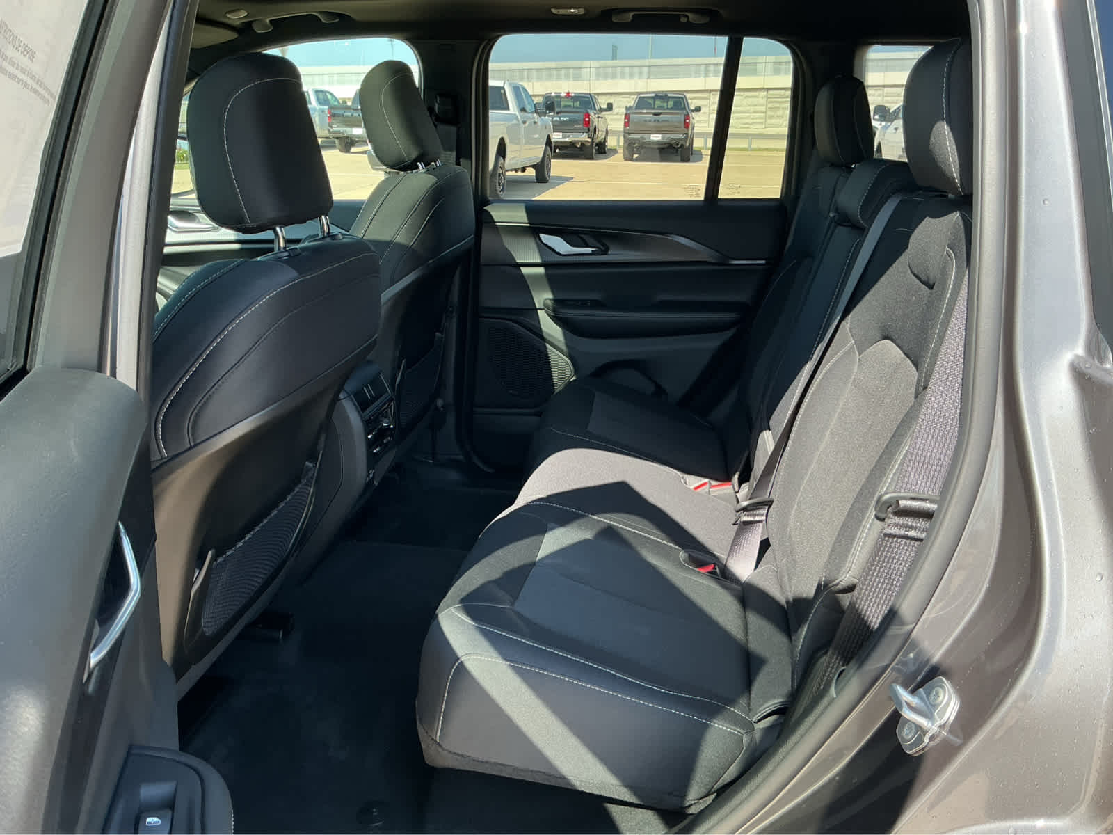 new 2026 Jeep Grand Cherokee car, priced at $43,305