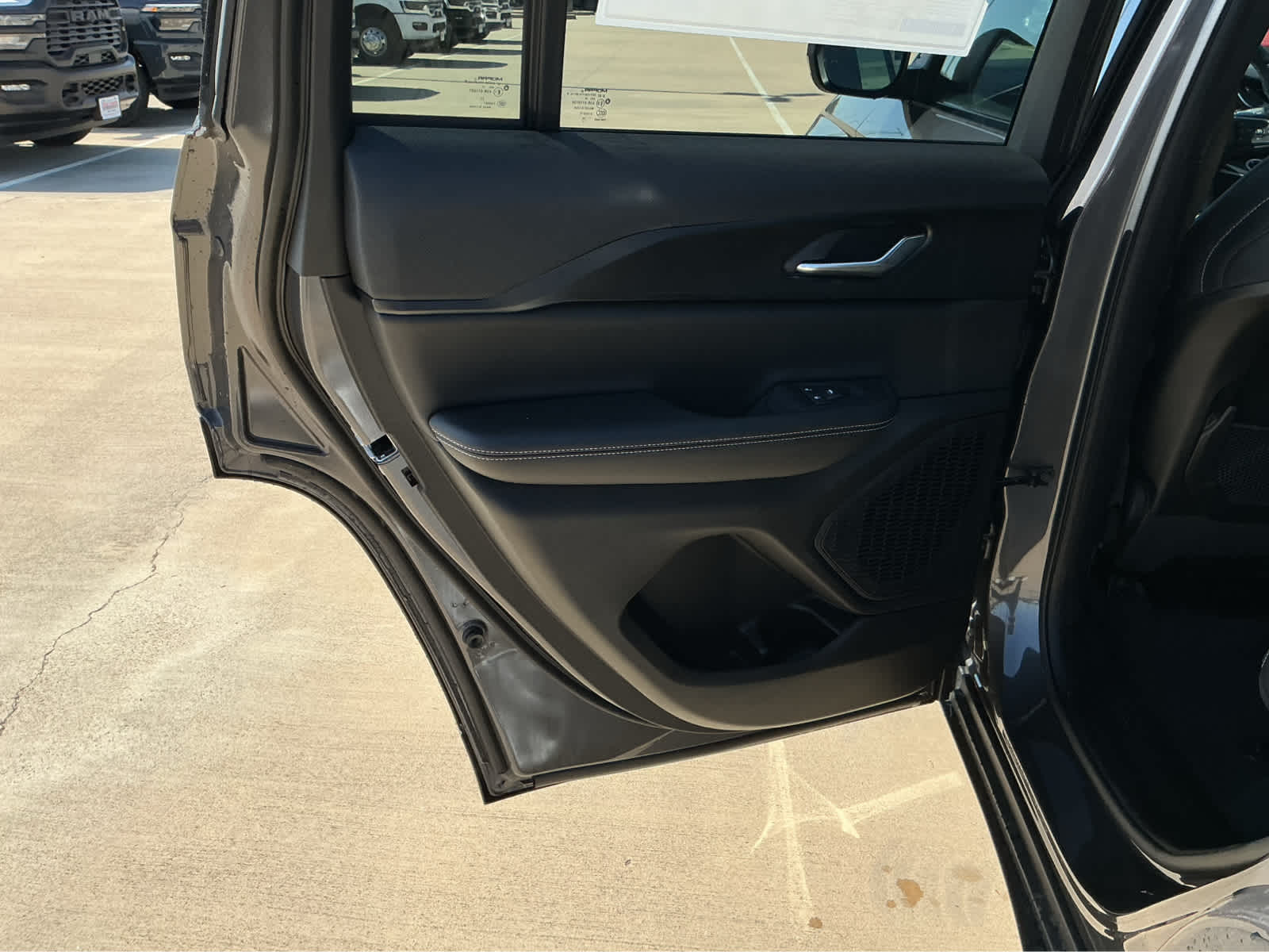 new 2026 Jeep Grand Cherokee car, priced at $43,305