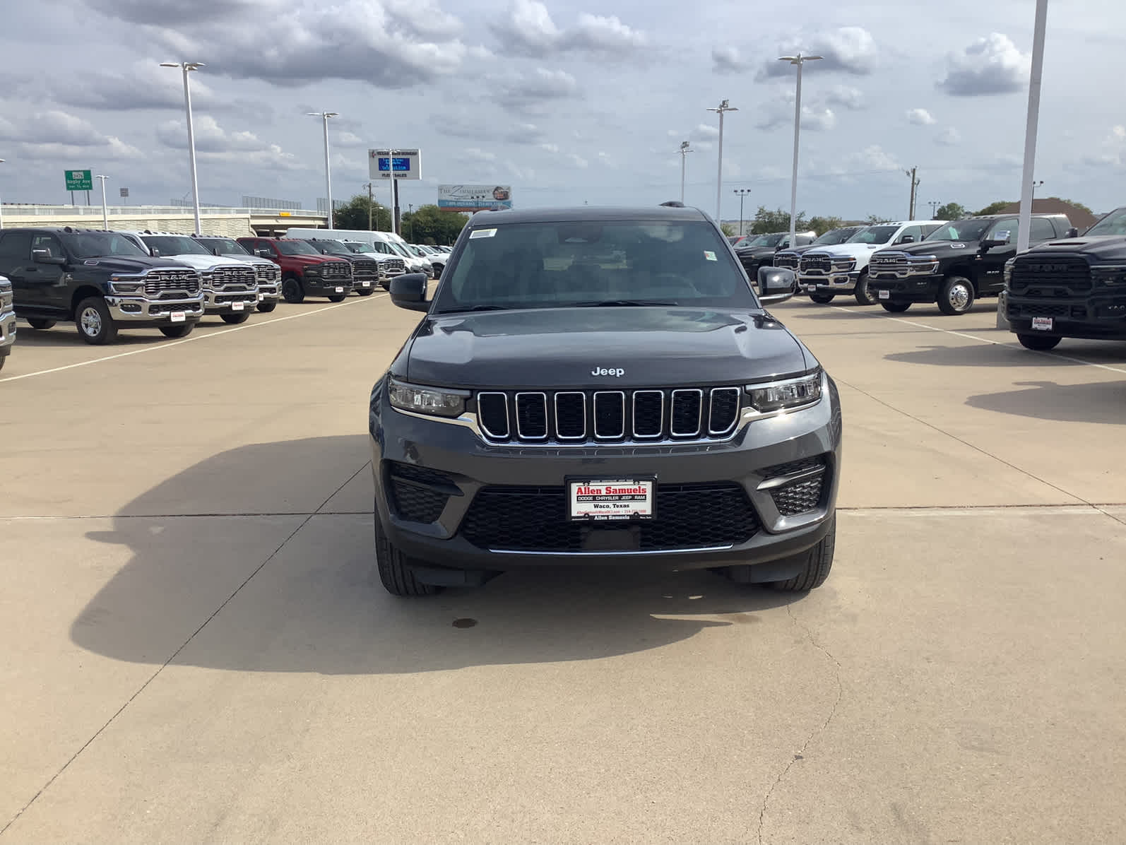 New Car 2025 Jeep Grand Cherokee  Laredo X For Sale Under $50,000 In Waco, Texas