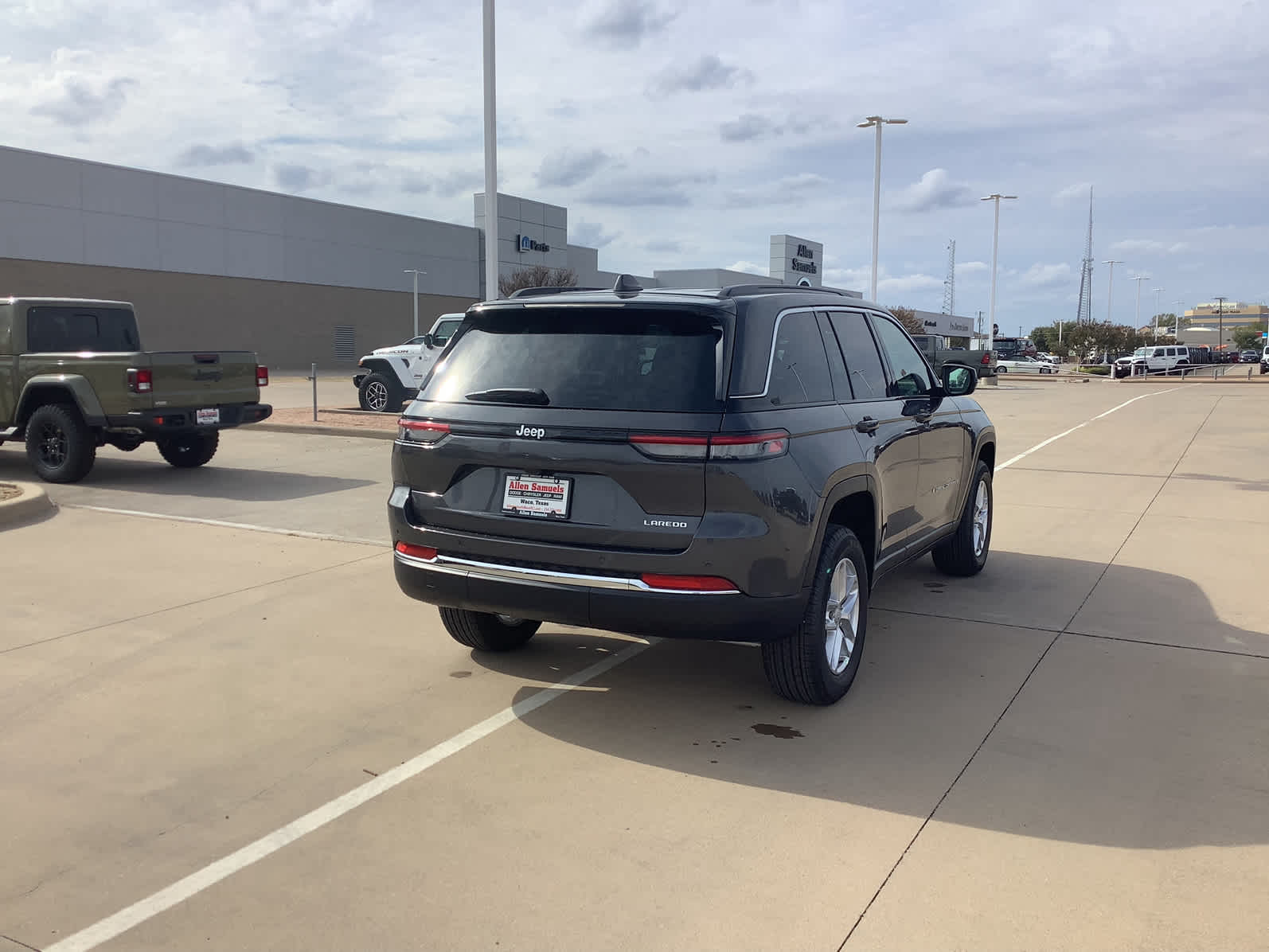 New Car 2025 Jeep Grand Cherokee  Laredo X For Sale Under $50,000 In Waco, Texas
