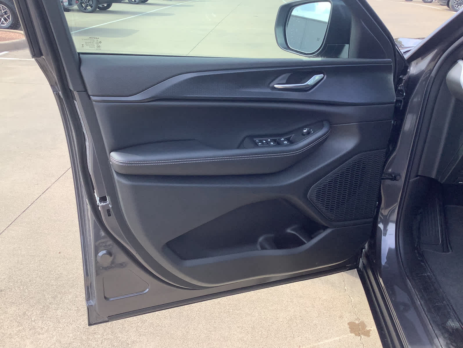 New Car 2025 Jeep Grand Cherokee  Laredo X For Sale Under $50,000 In Waco, Texas