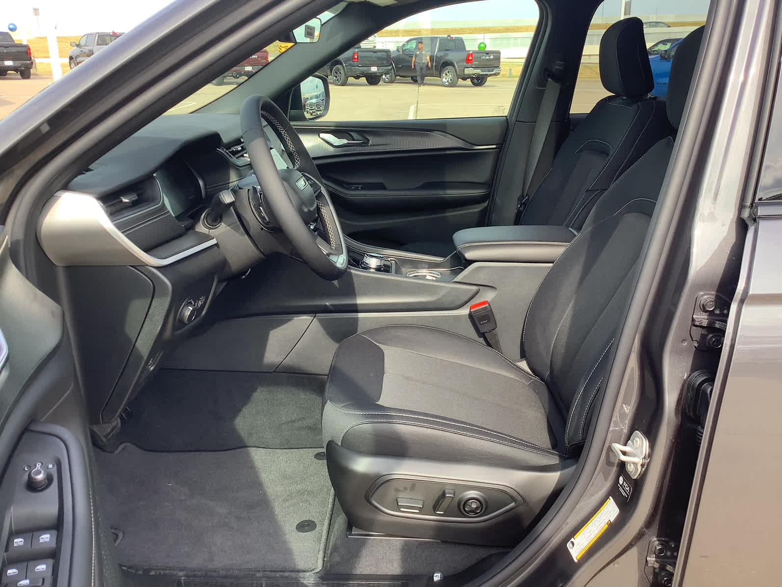 New Car 2025 Jeep Grand Cherokee  Laredo X For Sale Under $50,000 In Waco, Texas