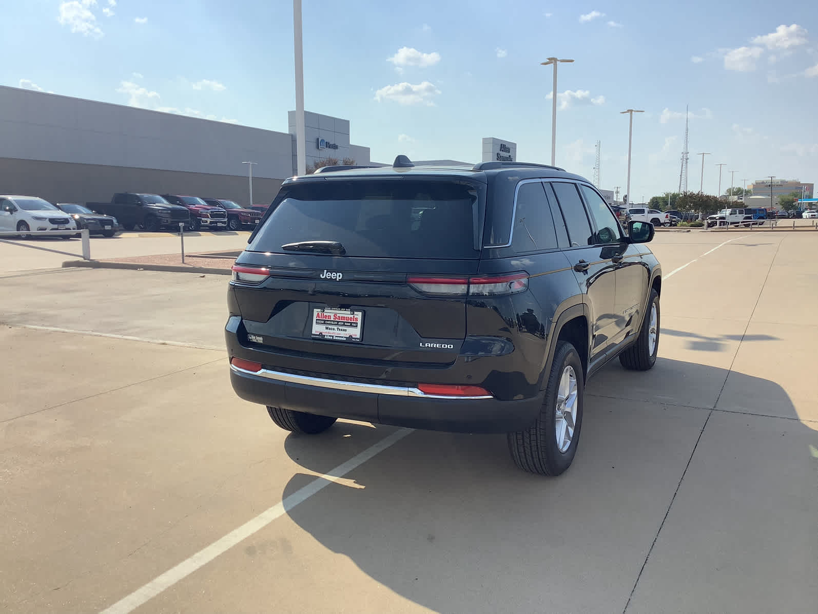 New Car 2025 Jeep Grand Cherokee  Laredo For Sale In Waco, Texas