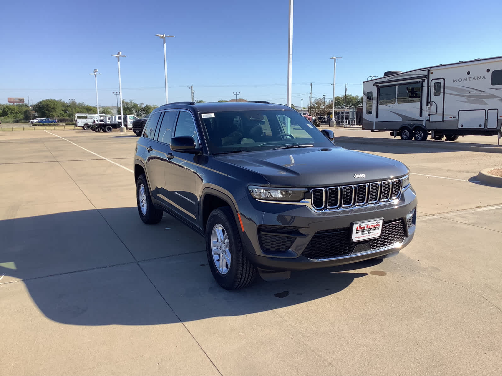 New Car 2025 Jeep Grand Cherokee  Laredo For Sale Under $40,000 In Waco, Texas