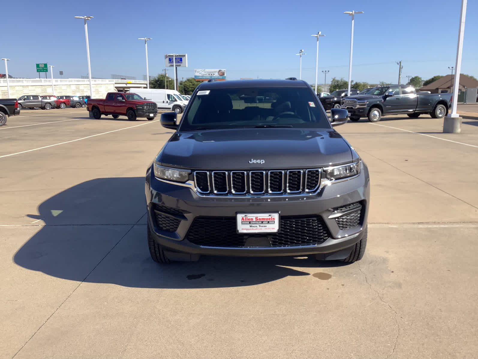 New Car 2025 Jeep Grand Cherokee  Laredo For Sale Under $40,000 In Waco, Texas