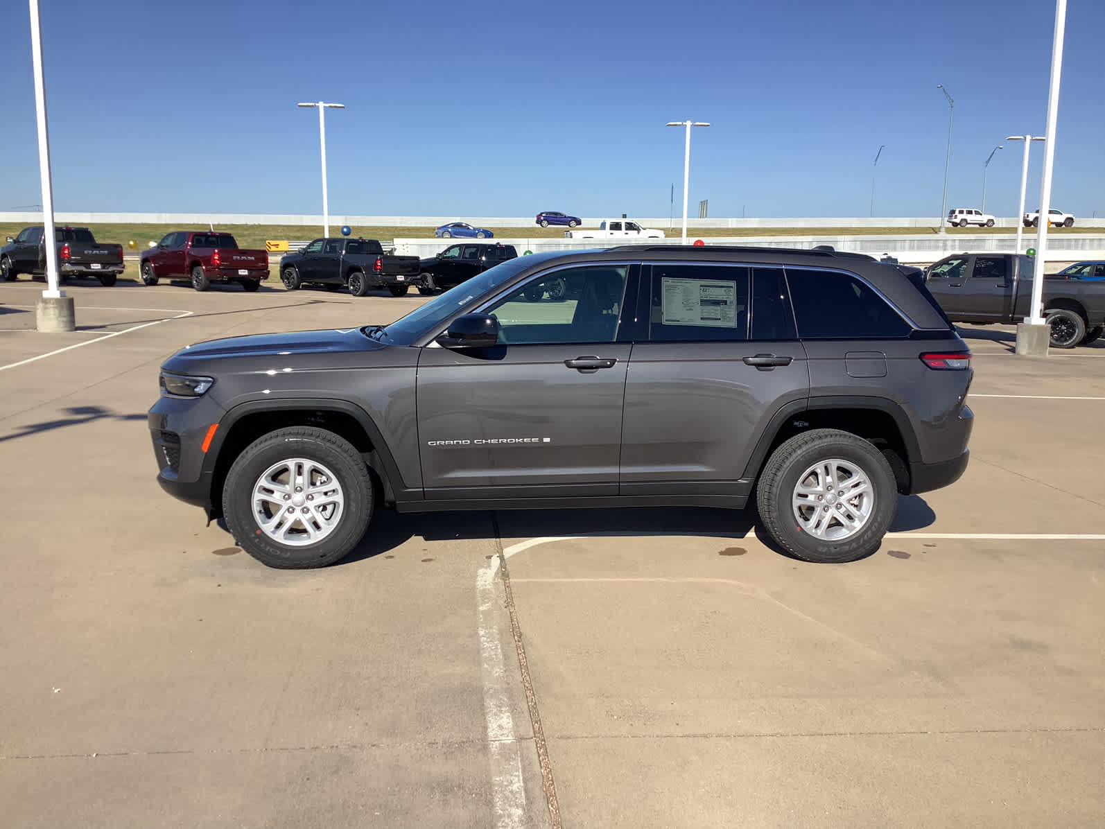 New Car 2025 Jeep Grand Cherokee  Laredo For Sale Under $40,000 In Waco, Texas