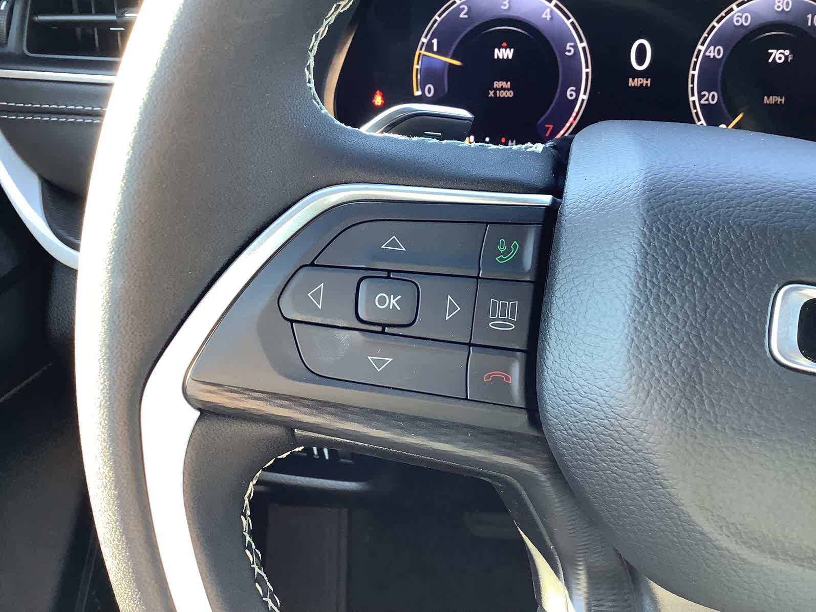 New Car 2025 Jeep Grand Cherokee  Laredo For Sale Under $40,000 In Waco, Texas