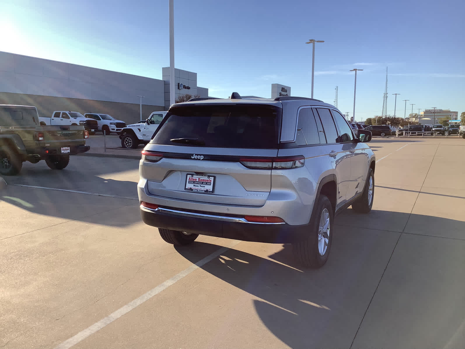 New Car 2025 Jeep Grand Cherokee  Laredo X For Sale Under $50,000 In Waco, Texas