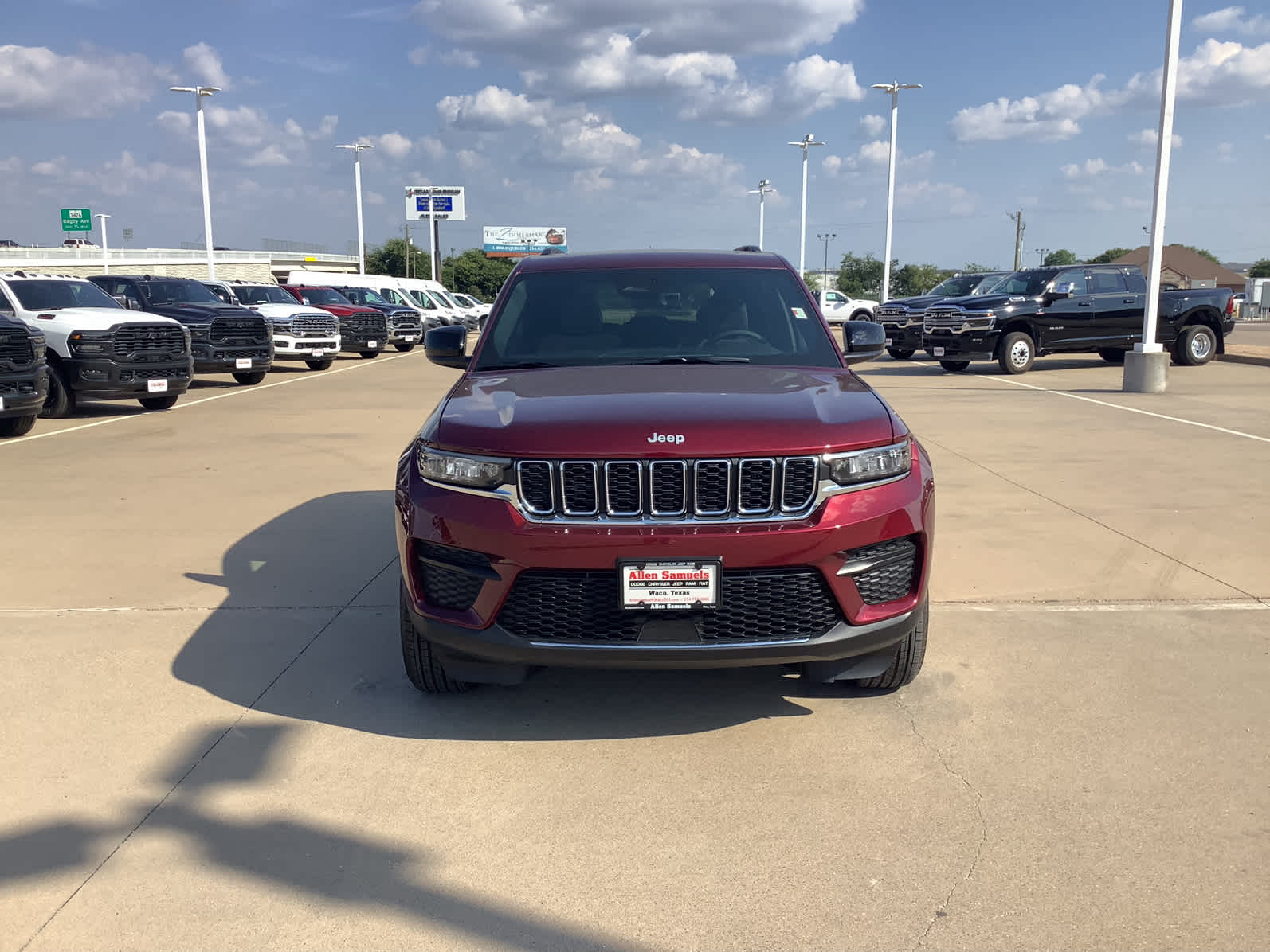 New Car 2025 Jeep Grand Cherokee  Laredo For Sale In Waco, Texas