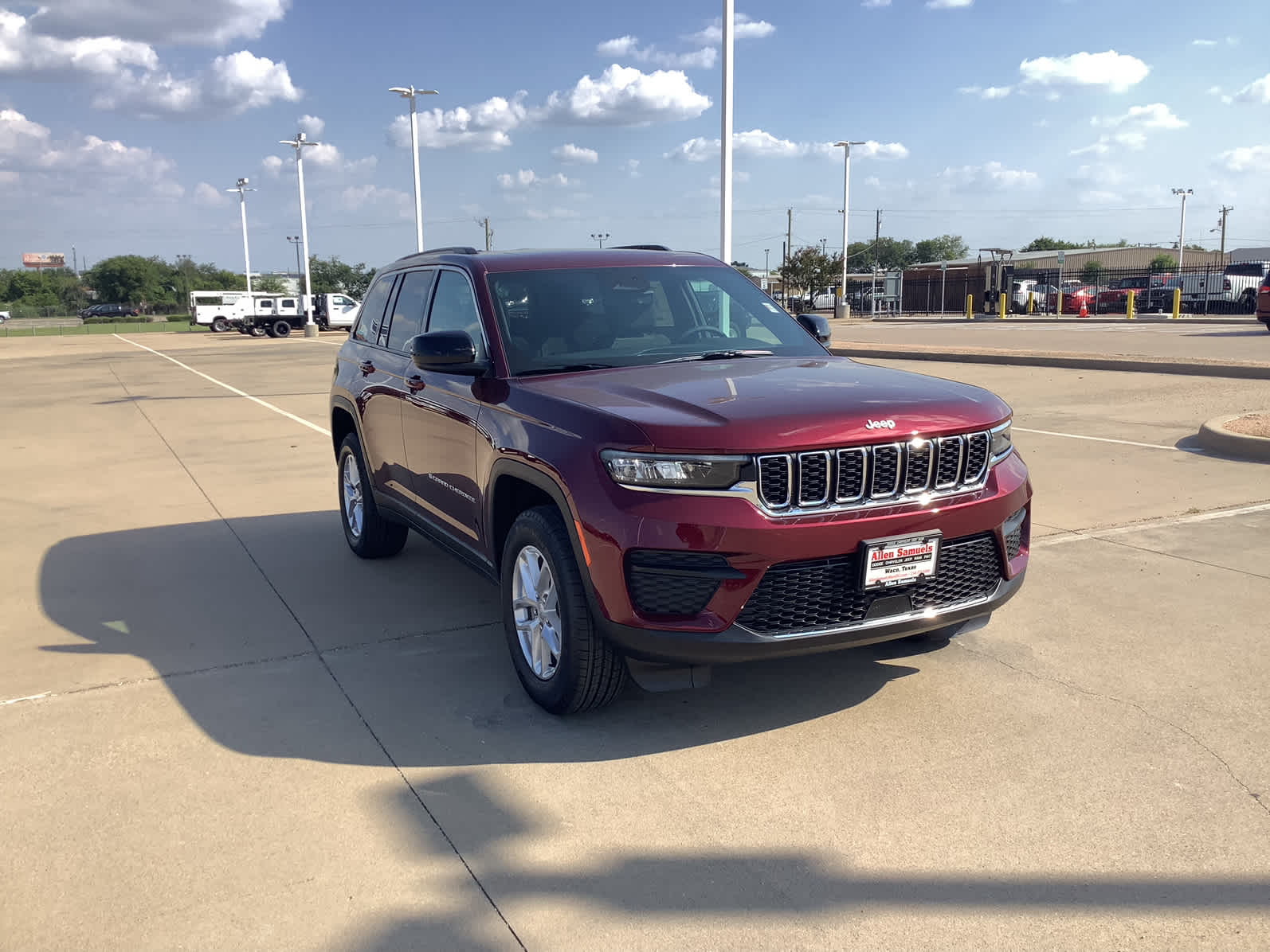 New Car 2025 Jeep Grand Cherokee  Laredo For Sale In Waco, Texas