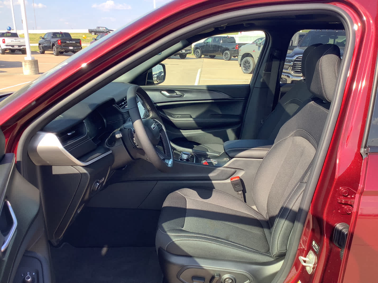 New Car 2025 Jeep Grand Cherokee  Laredo For Sale In Waco, Texas