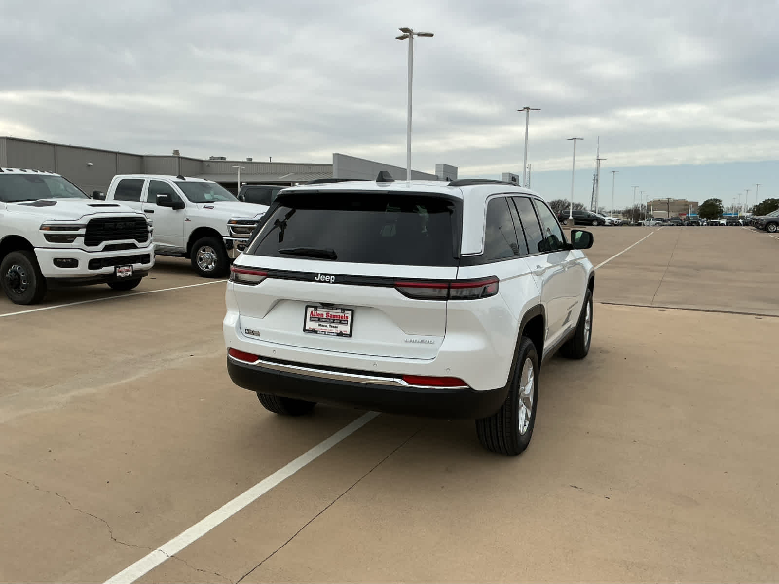 new 2026 Jeep Grand Cherokee car, priced at $42,710