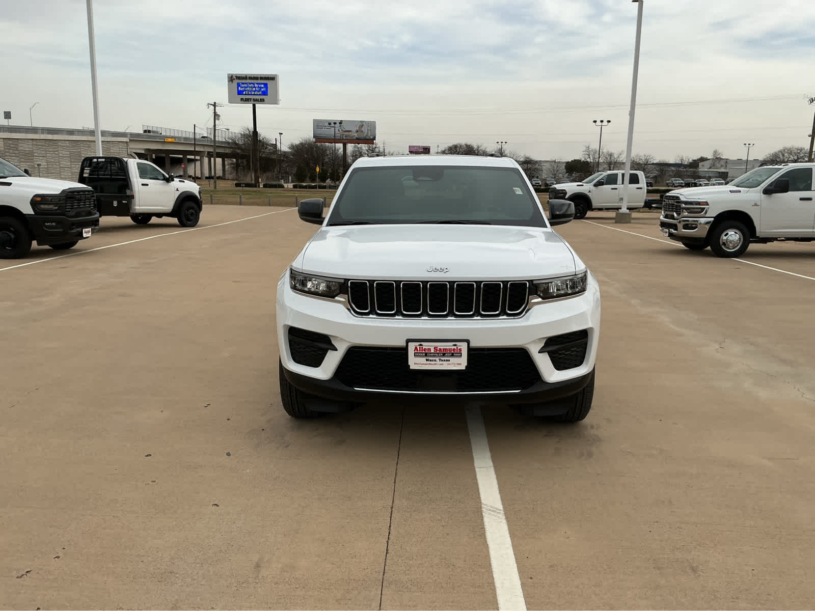 new 2026 Jeep Grand Cherokee car, priced at $42,710