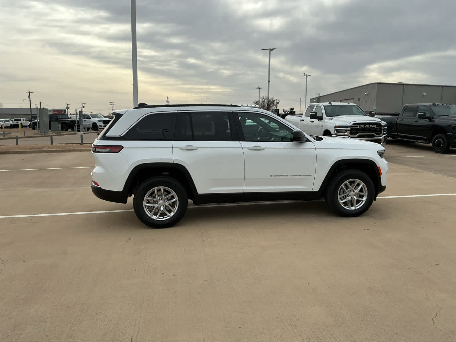new 2026 Jeep Grand Cherokee car, priced at $42,710