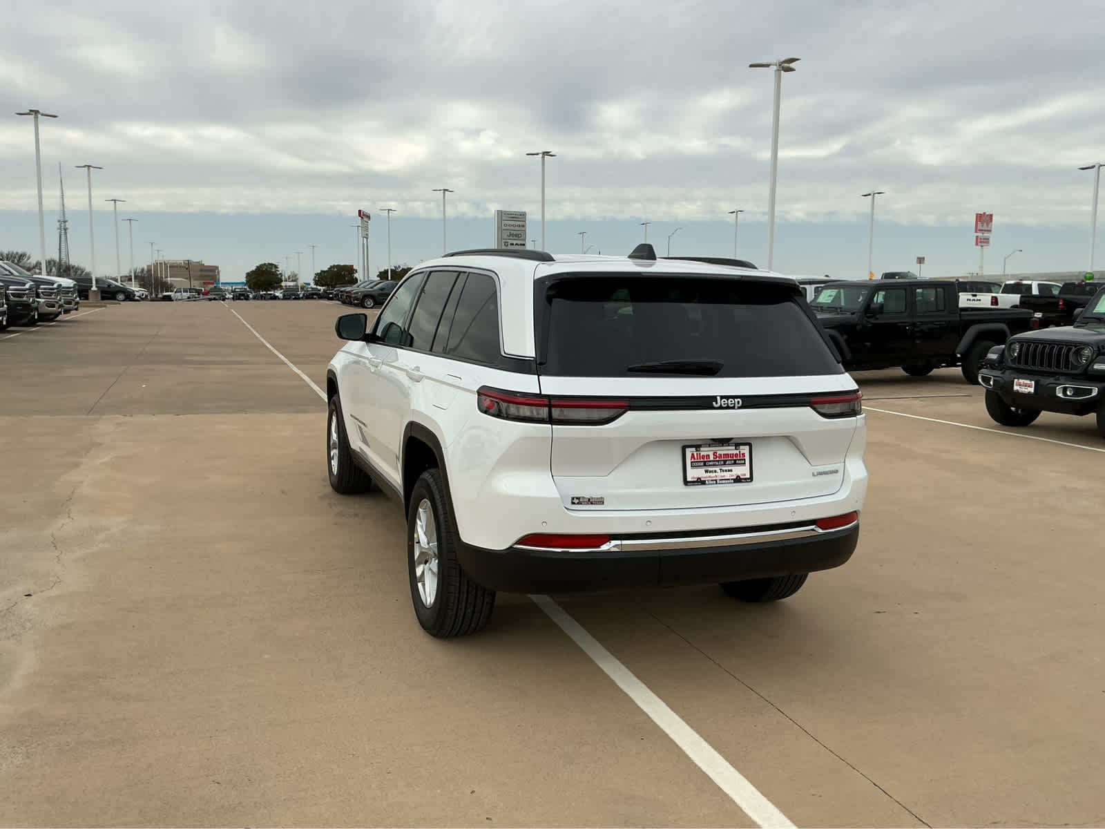new 2026 Jeep Grand Cherokee car, priced at $42,710
