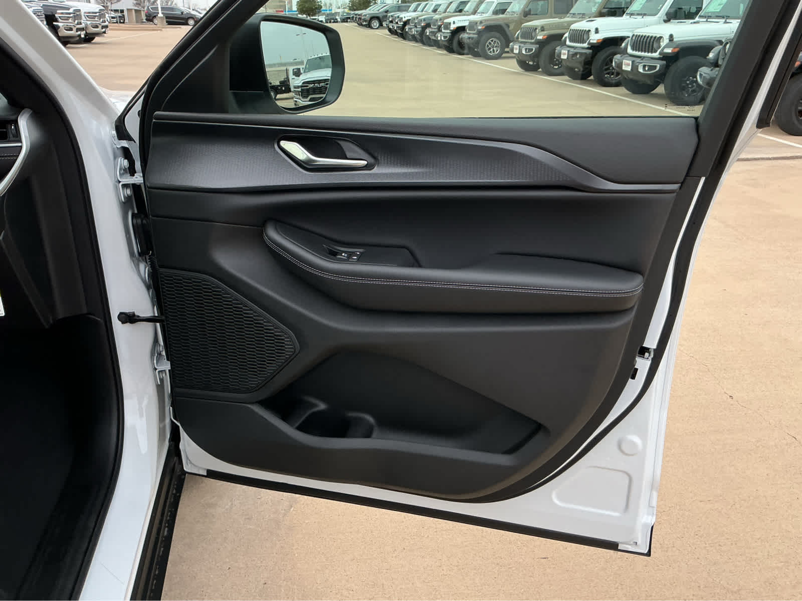 new 2026 Jeep Grand Cherokee car, priced at $42,710