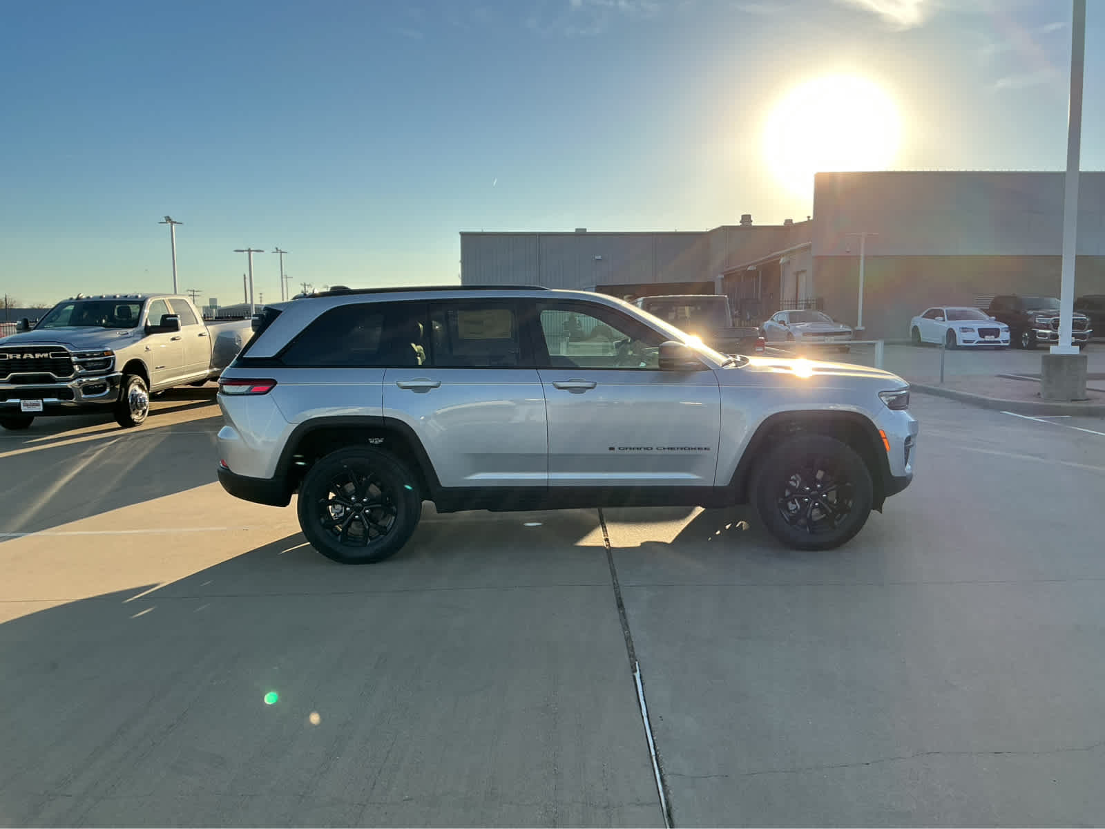 New Car 2025 Jeep Grand Cherokee  Altitude For Sale Under $50,000 In Waco, Texas