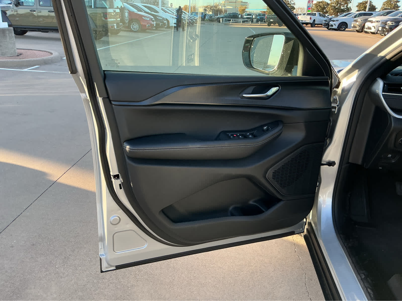 New Car 2025 Jeep Grand Cherokee  Altitude For Sale Under $50,000 In Waco, Texas