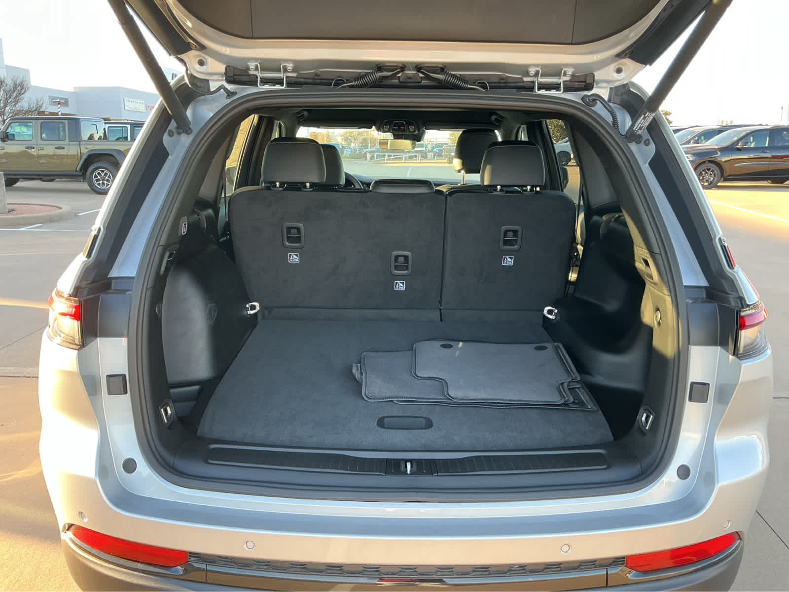 New Car 2025 Jeep Grand Cherokee  Altitude For Sale Under $50,000 In Waco, Texas