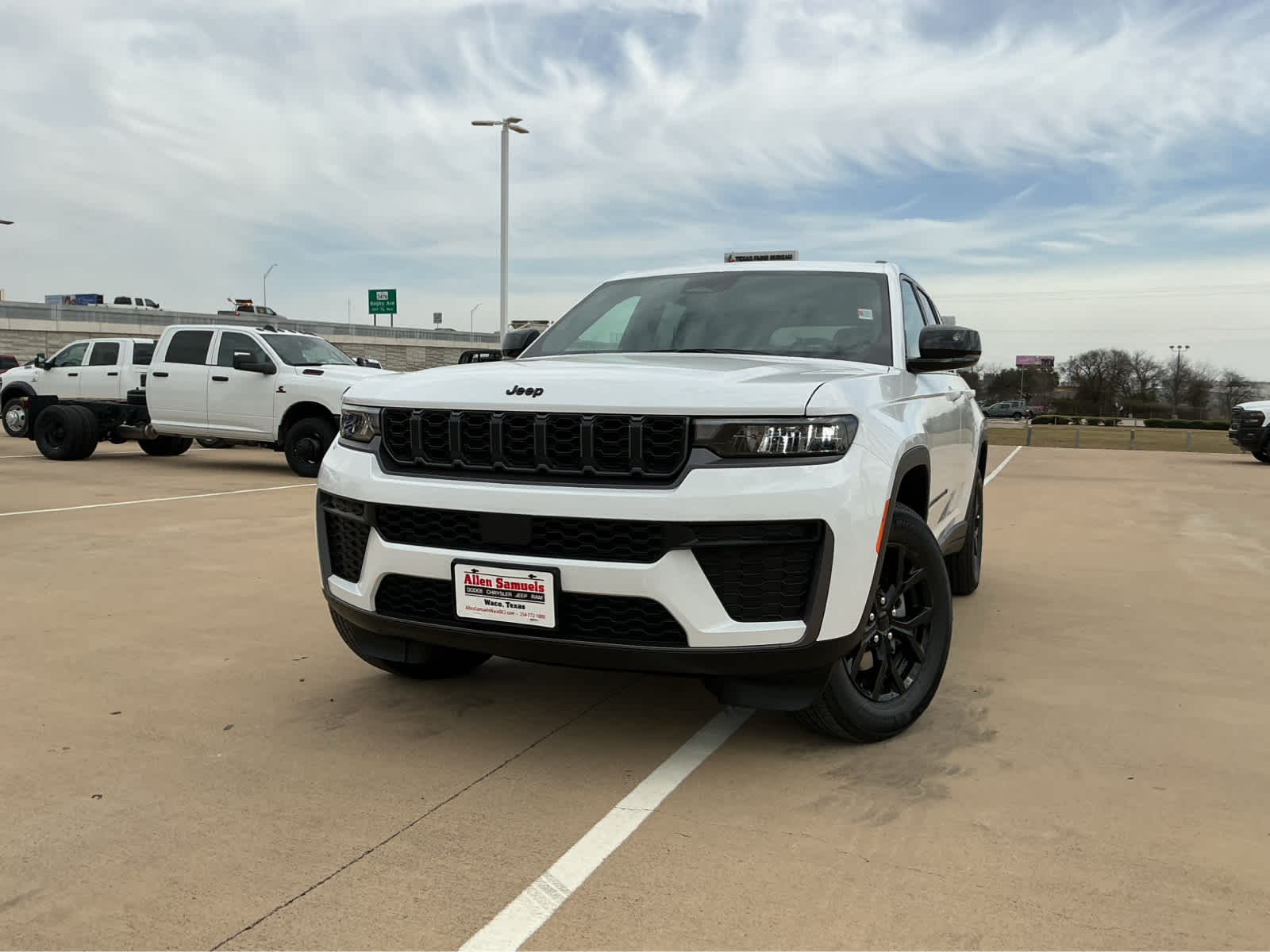 new 2026 Jeep Grand Cherokee car, priced at $45,655