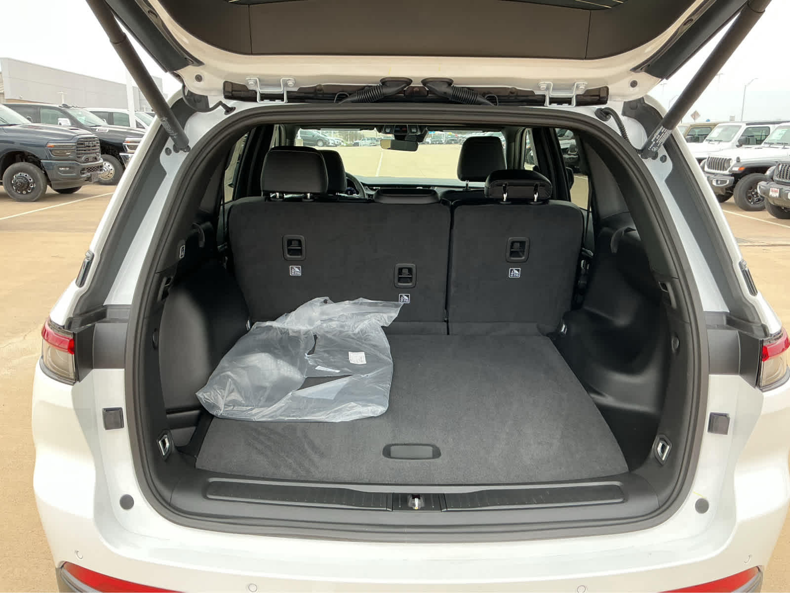 new 2026 Jeep Grand Cherokee car, priced at $45,655