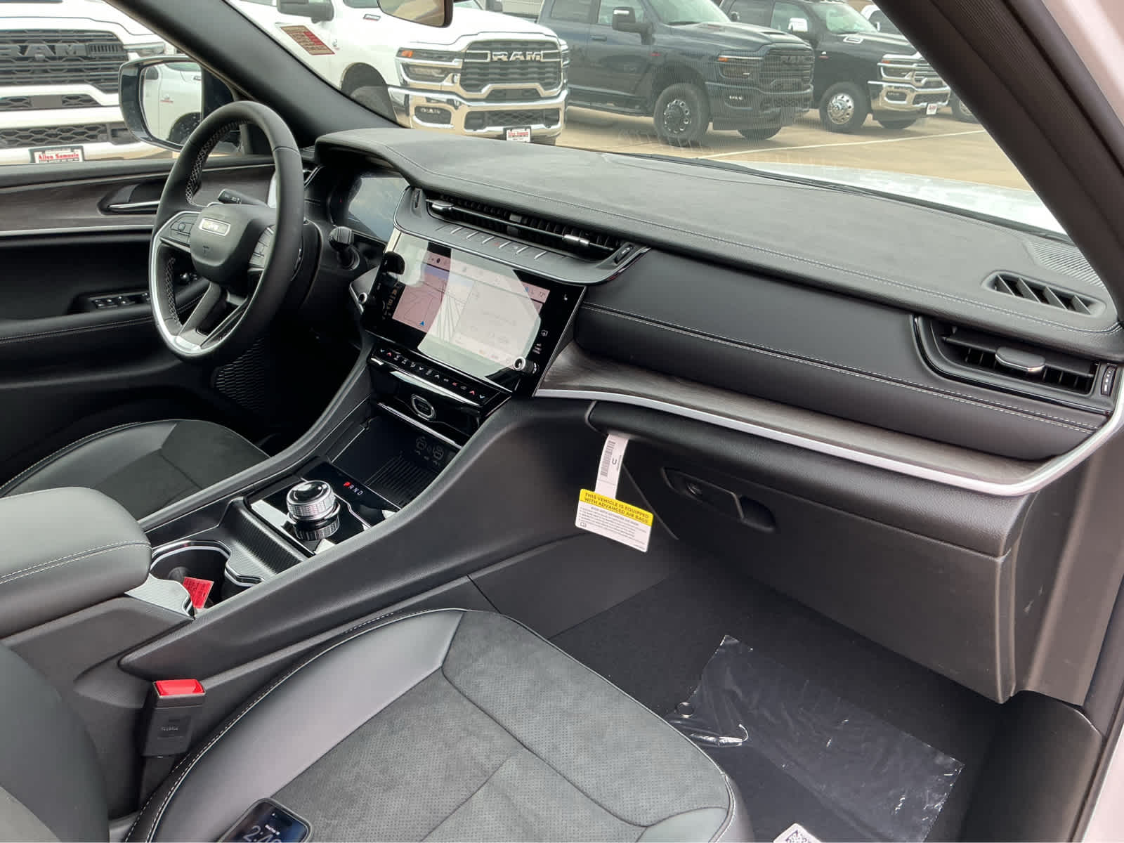 new 2026 Jeep Grand Cherokee car, priced at $45,655