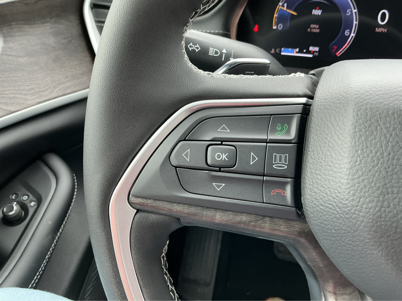 new 2026 Jeep Grand Cherokee car, priced at $45,655